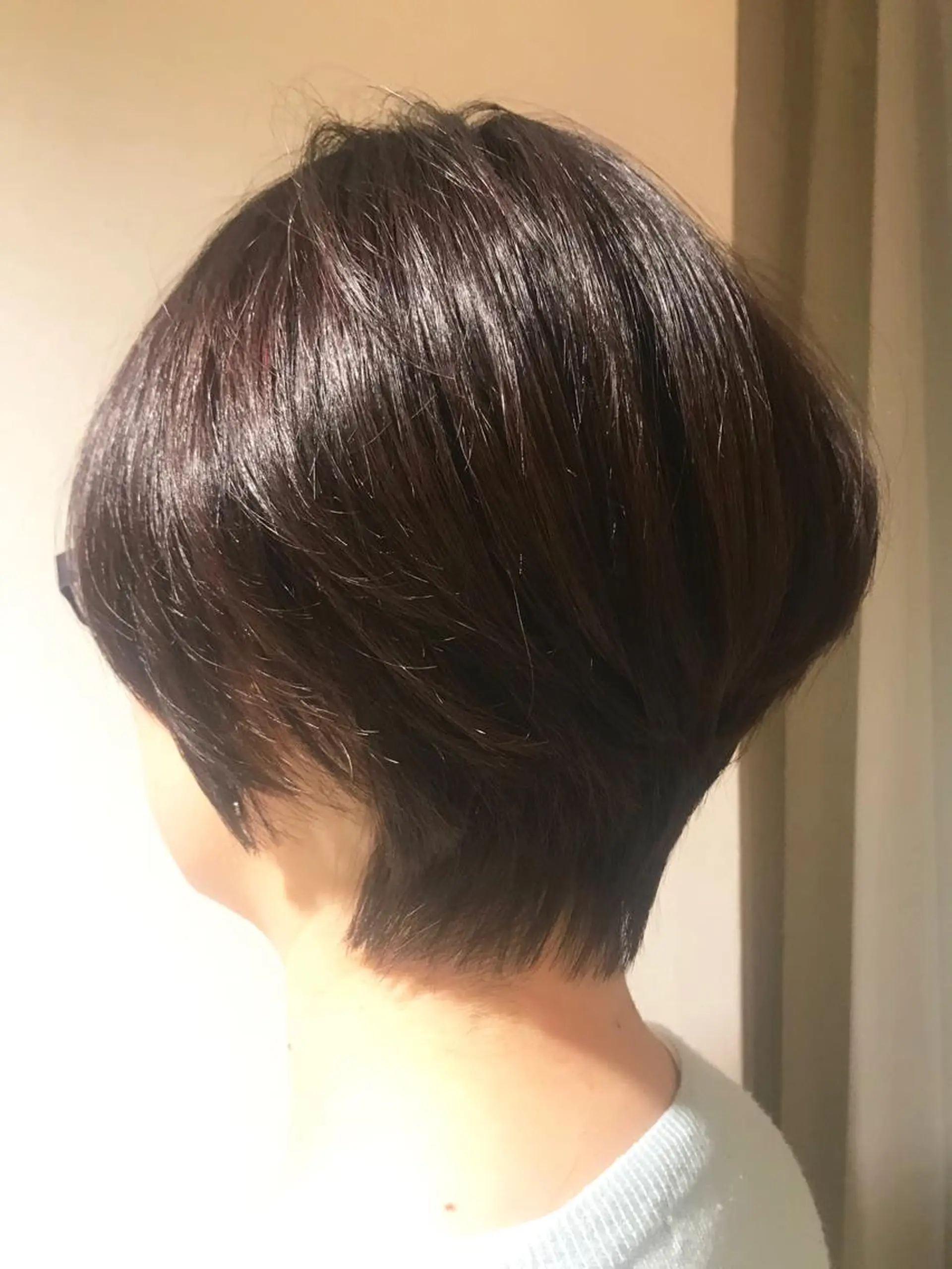 ショート ボブ 顔周りカット ショートヘア カット ヘアカラー トリートメント 黒神 浩之のヘアスタイル