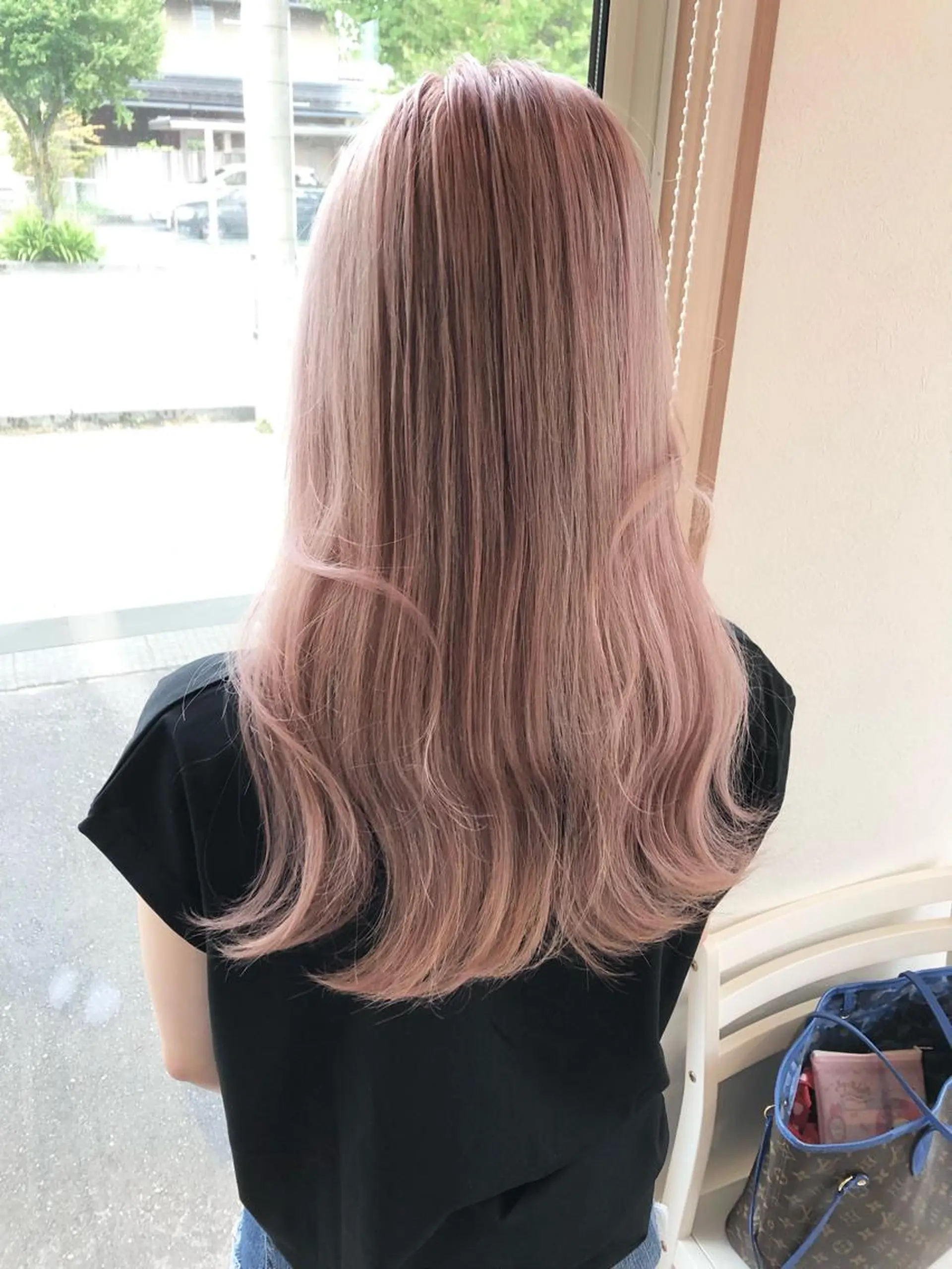 セミロング カラー LOOP hairのヘアスタイル