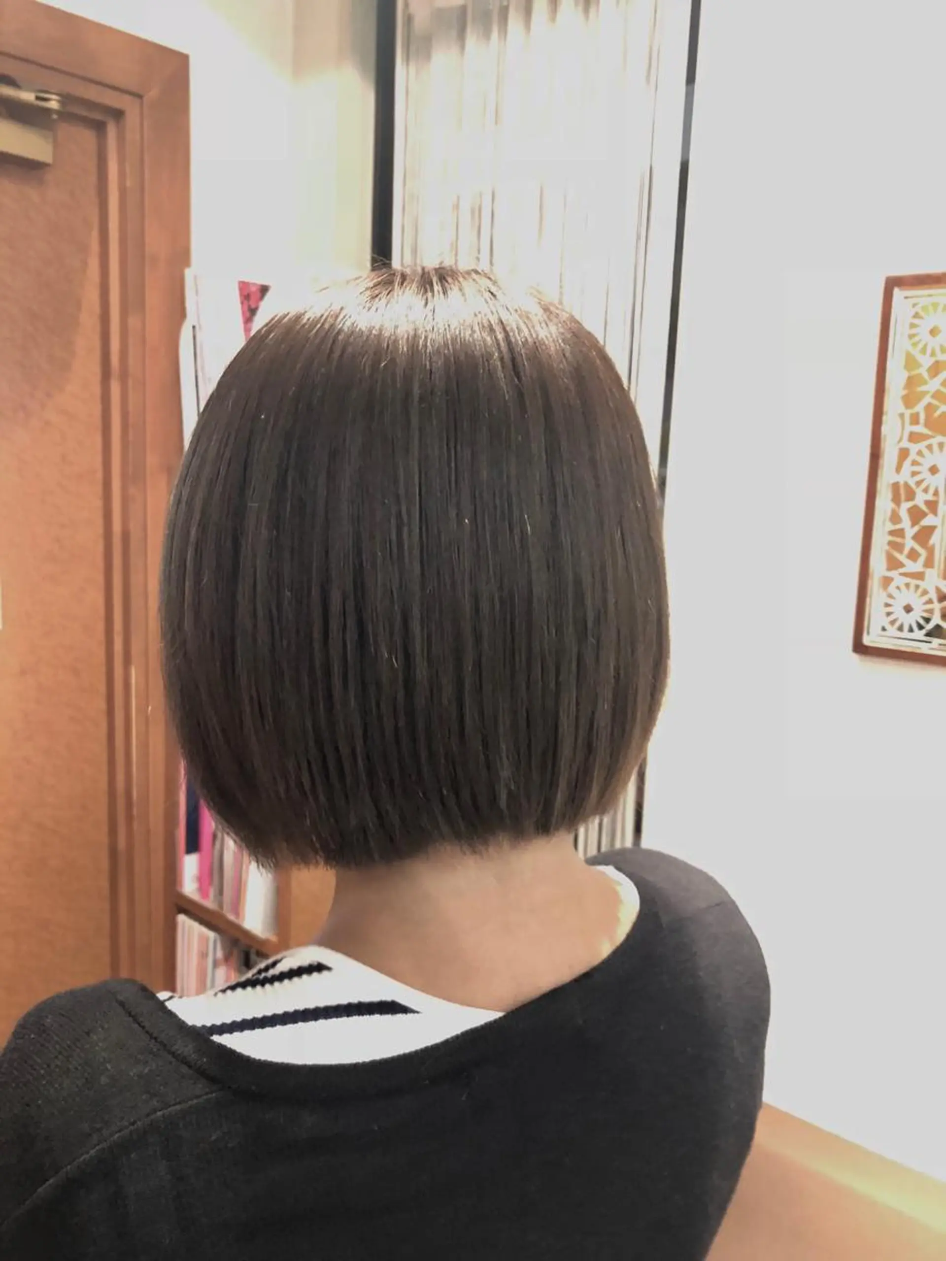 ショート カラー アッシュ アッシュグレー ハイライトカラー ボブ ハイライト 100%髪質改善特化 TRUNSのヘアスタイル