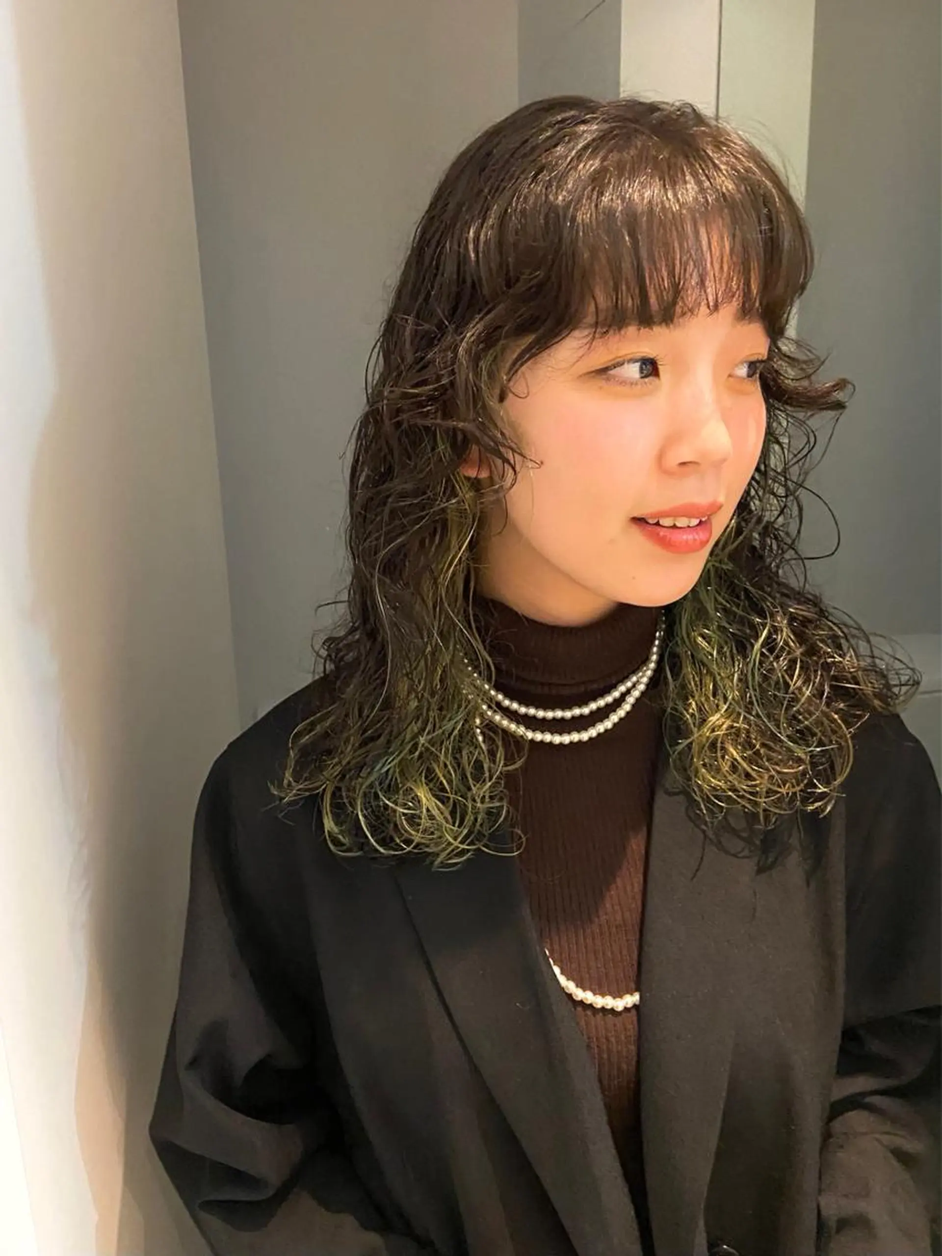 ミディアム カラー ショート/ウルフ ハイトーン/カイセイのヘアスタイル