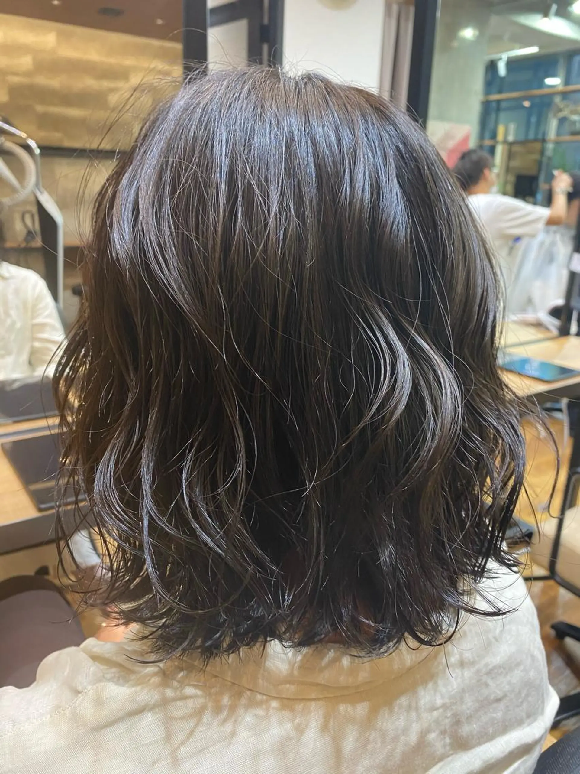ミディアム アッシュ mina .のヘアスタイル