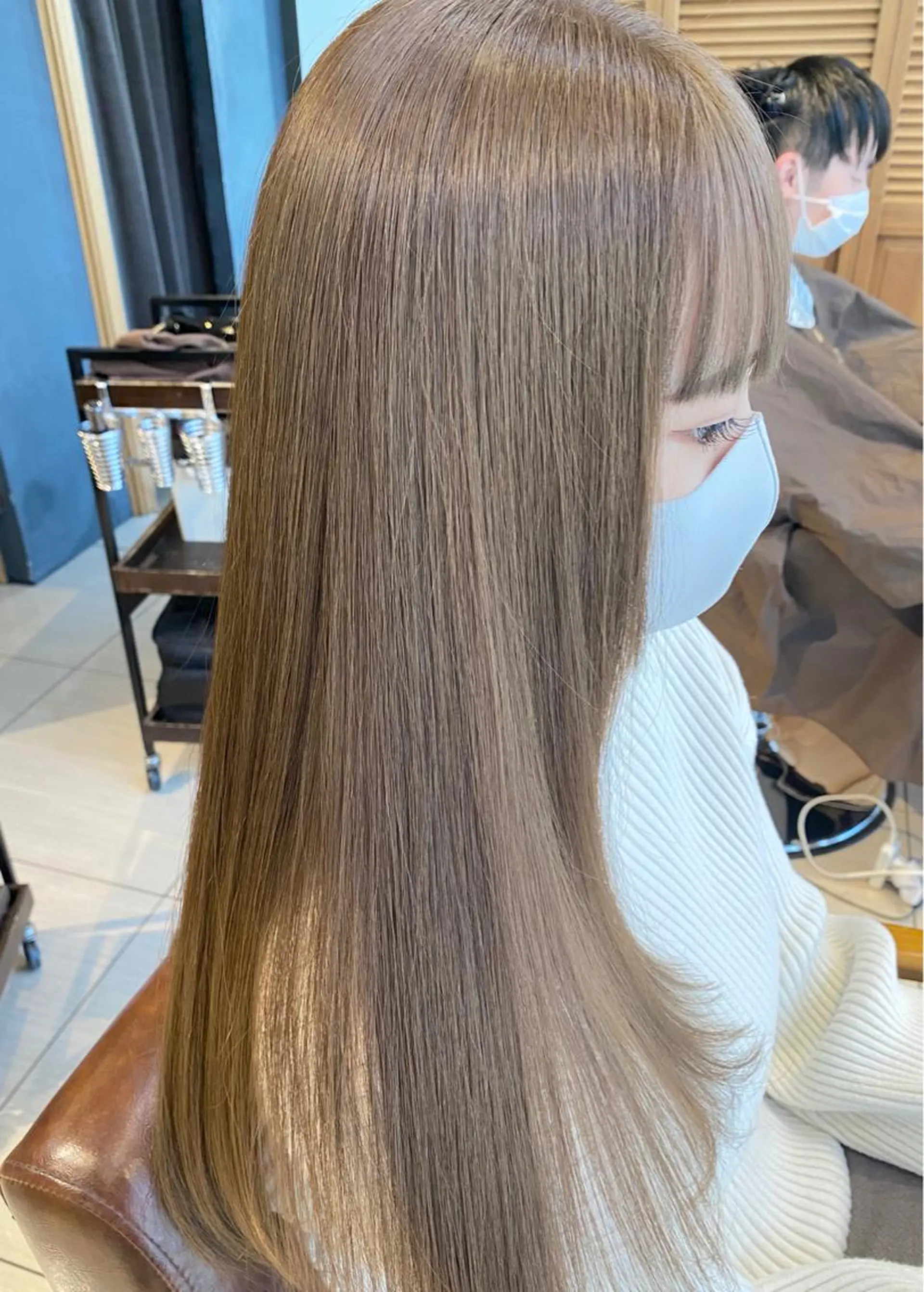 ロング カラー ベージュカラー ブリーチ ミルクティーベージュ ブリーチなしカラー カット ヘアカラー トリートメント 比嘉 翼のヘアスタイル