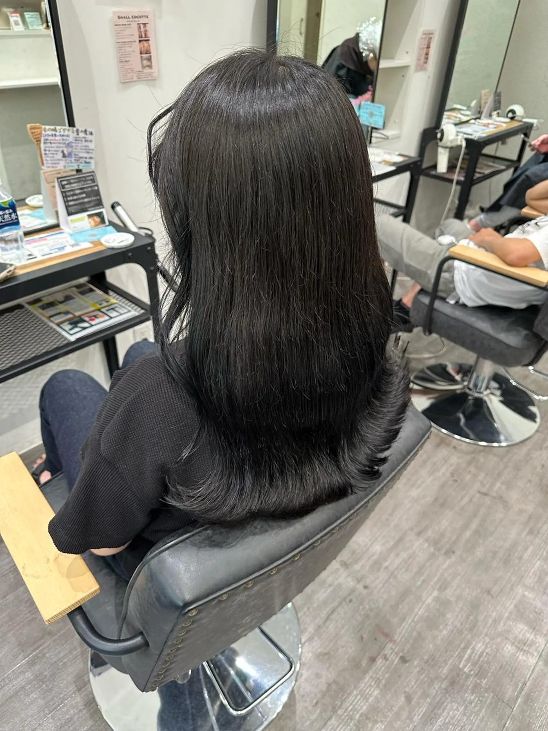 セミロング カラー ダークグレー カット ヘアカラー トリートメント 艶髪レイヤー上田 紗也🇰🇷💗のヘアスタイル