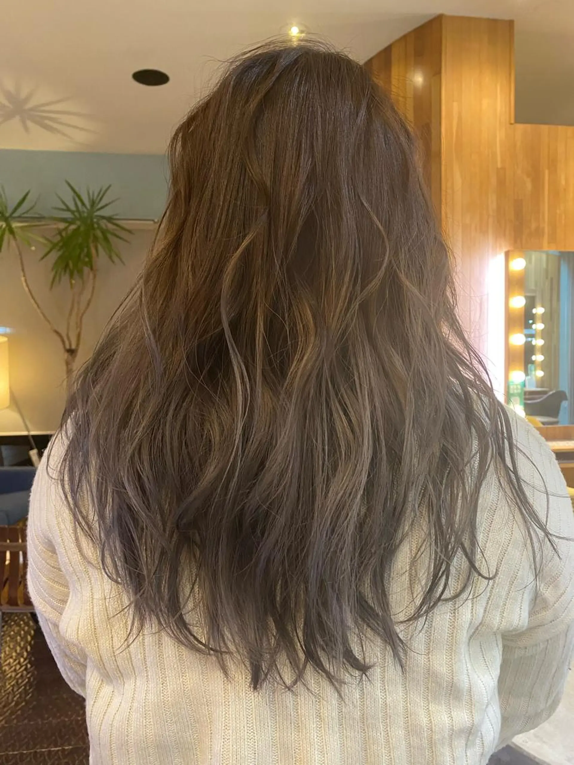 カラー バレイヤージュ 長南 やよいのヘアスタイル