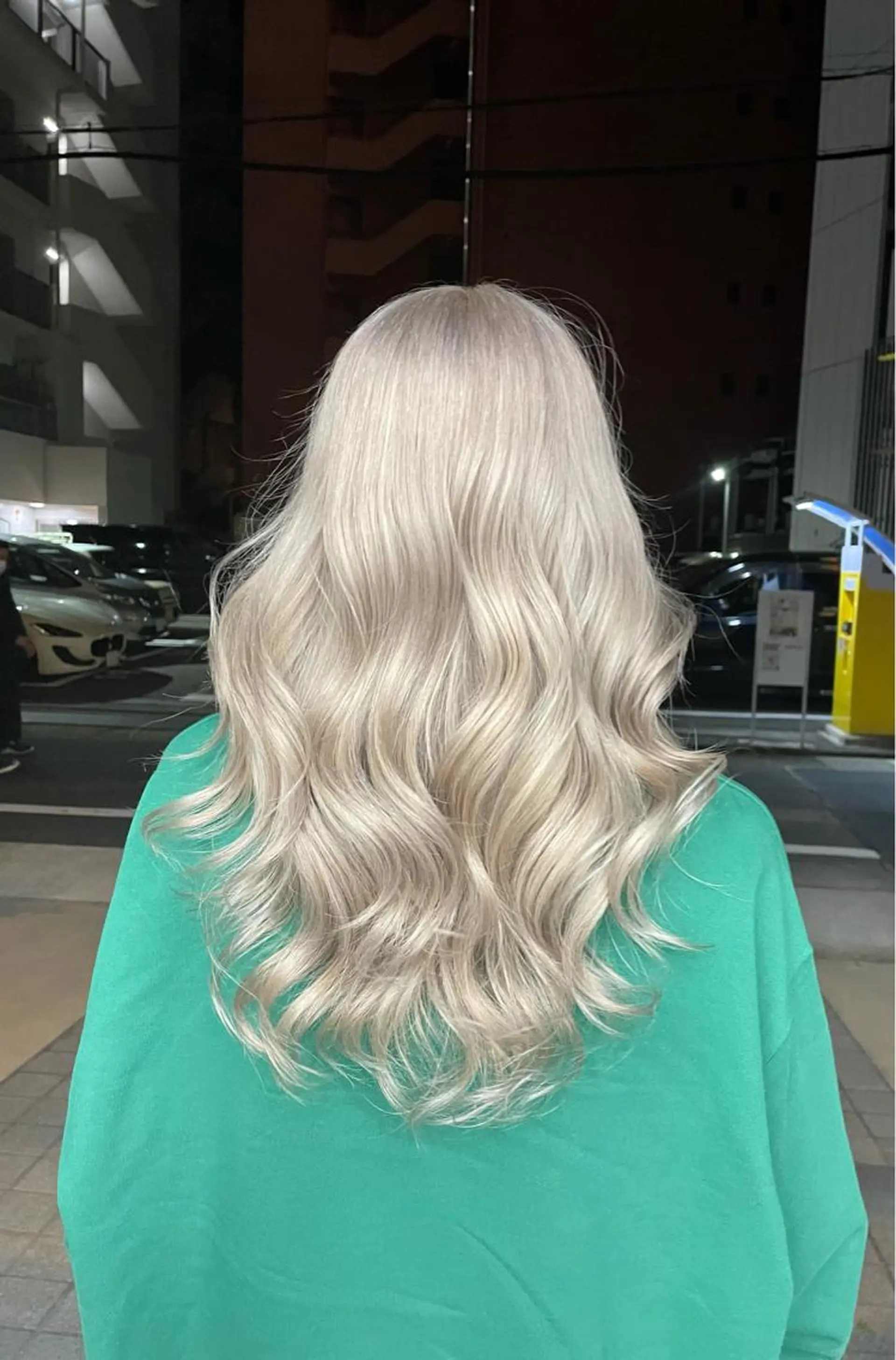 ロング 岡留 愛美のヘアスタイル