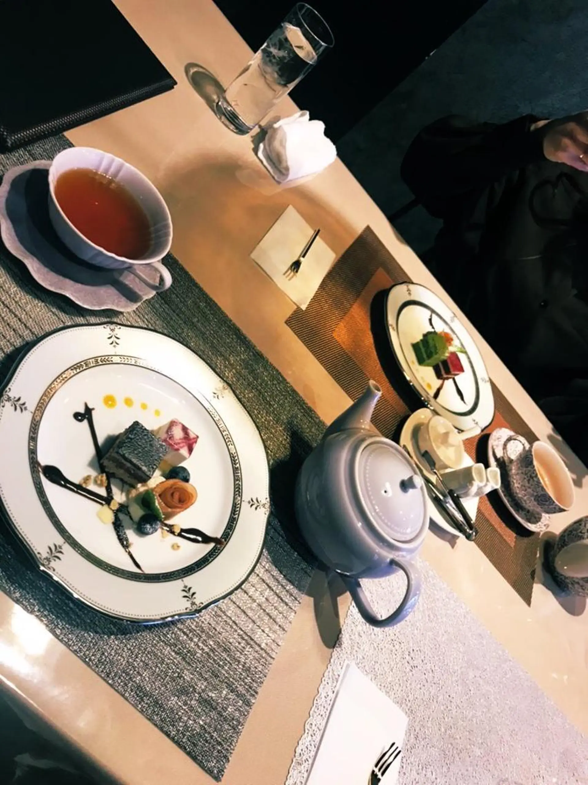 セミロング パーマ ヘアアレンジ メンズ キッズ ネイル マツエク・マツパ アイブロウ アニメ,Vオタク× 即効痩せエステサロンのエステ・リラクイメージ