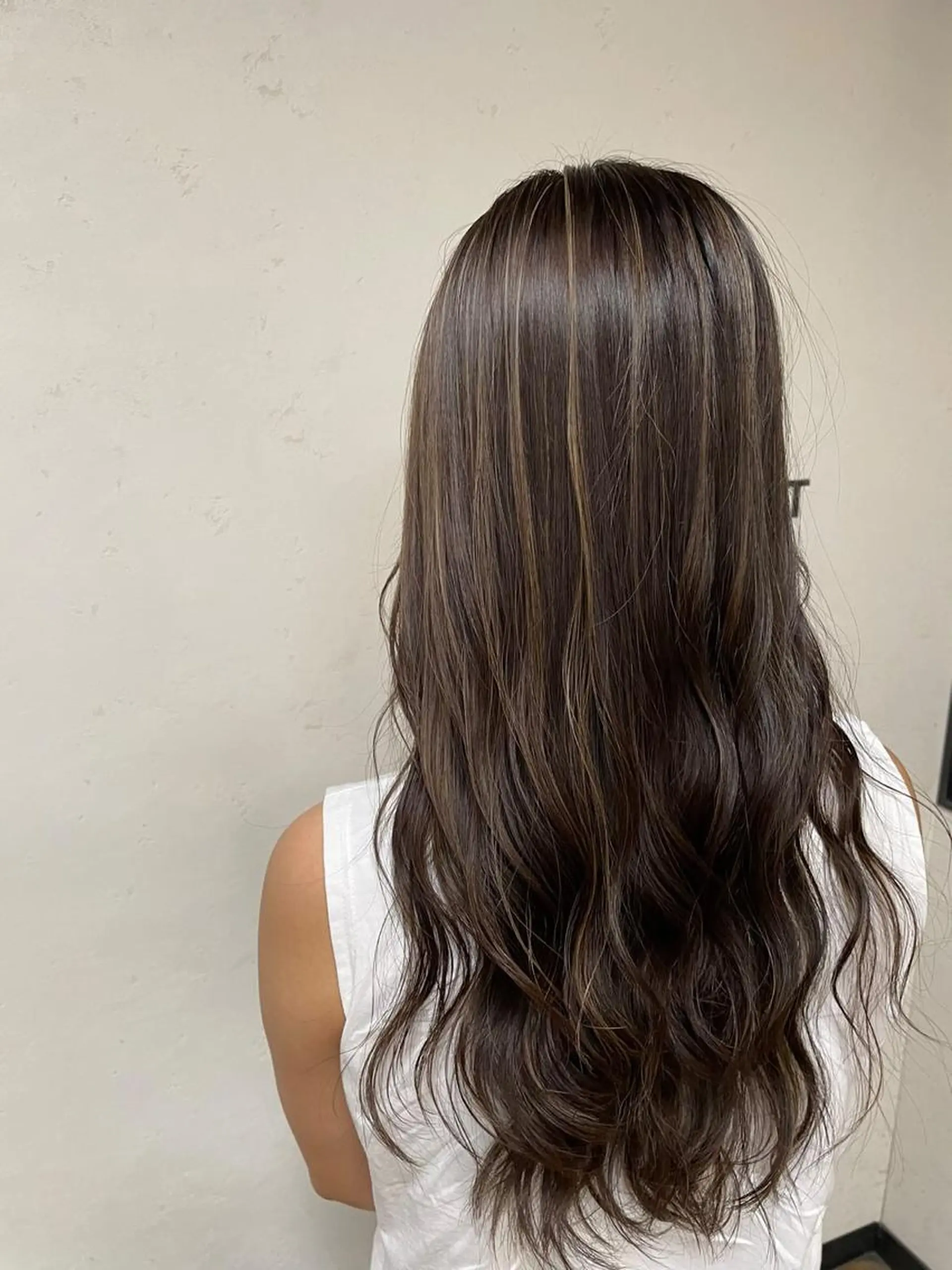 ロング ハイライト 山﨑 大二郎のヘアスタイル