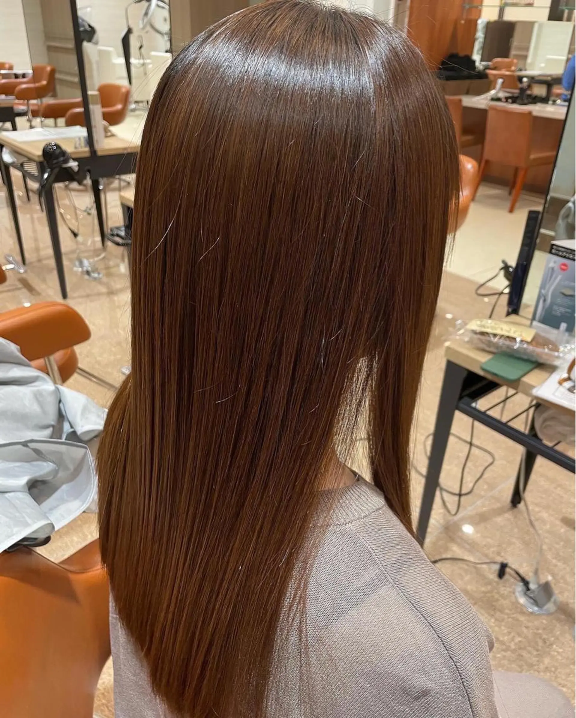 脱白髪染め白髪ぼかし TERA（寺崎）のヘアスタイル