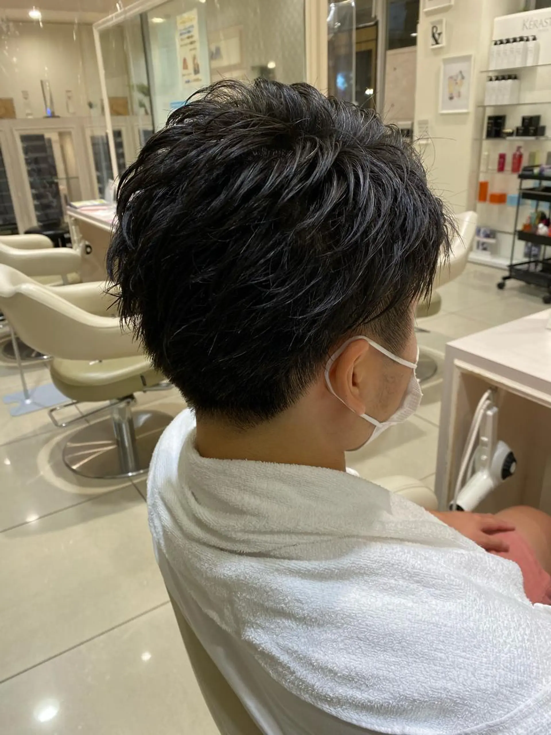 ショート 白髪ぼかしデザイン ハイライト/宮本純登のヘアスタイル