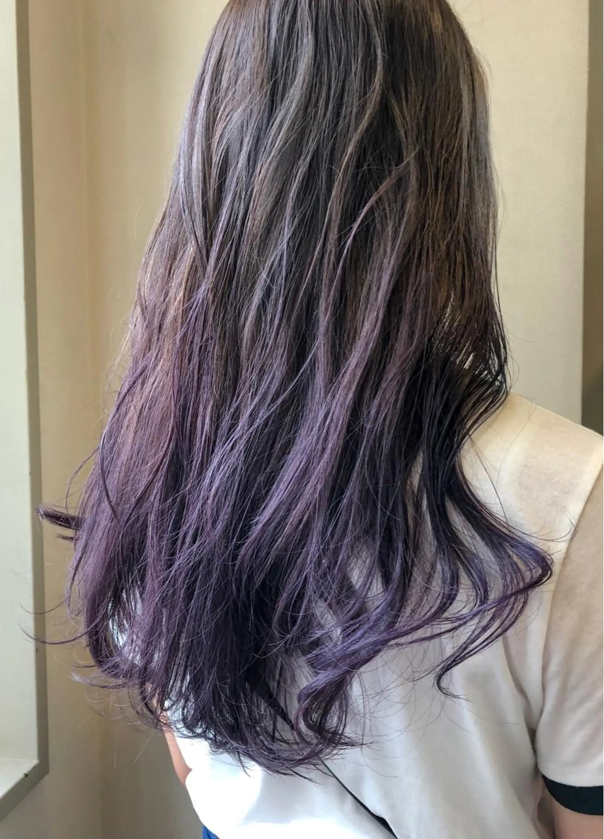 ロング カラー グラデーションカラー ラベンダーカラー カット ヘアカラー 尾籠 美幸 (オゴモリ ミユキ)のヘアスタイル