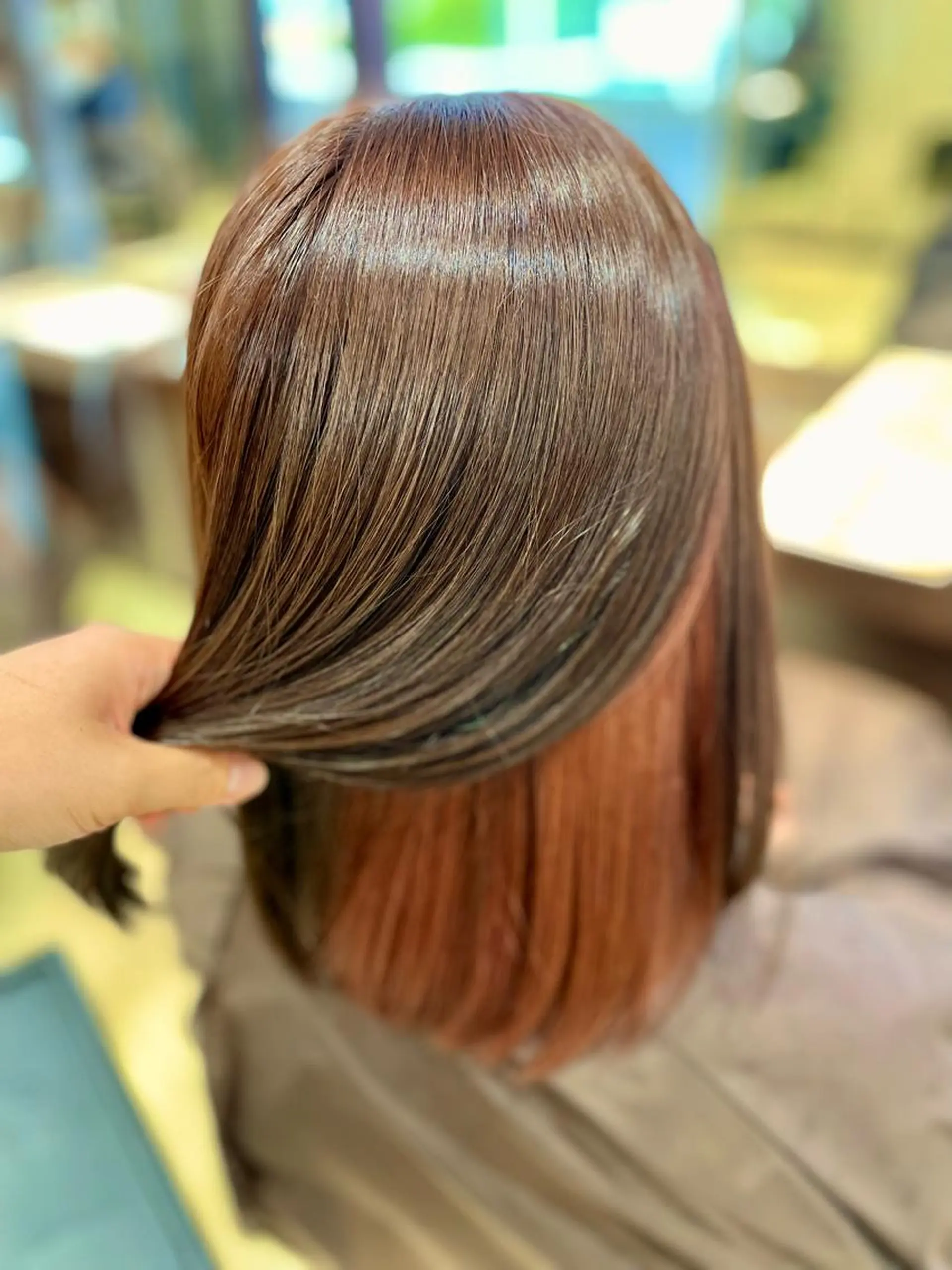 ミディアム カラー インナーカラー オレンジ 嶌田 沙紀のヘアスタイル