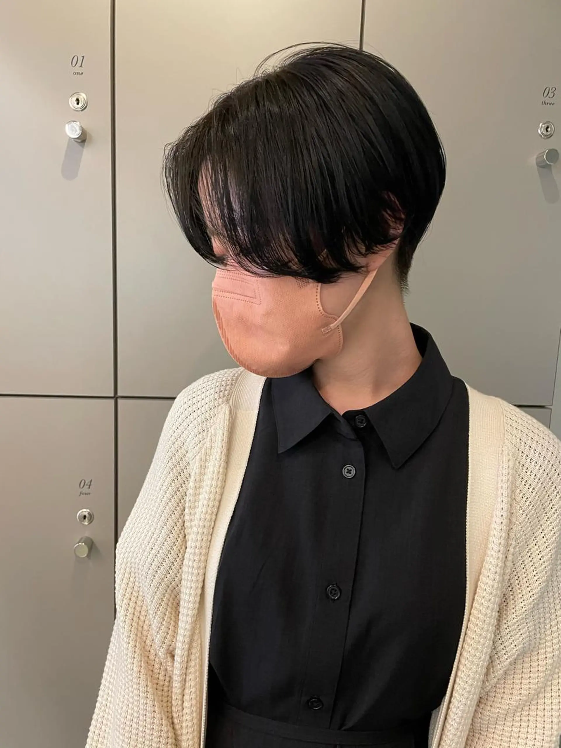 ショート 切りっぱなしボブ ショートボブ 丸みショート ミストバング ボブ カット ヘアカラー トリートメント モテ髪/ボブ/ショー ト/アダチフウトのヘアスタイル