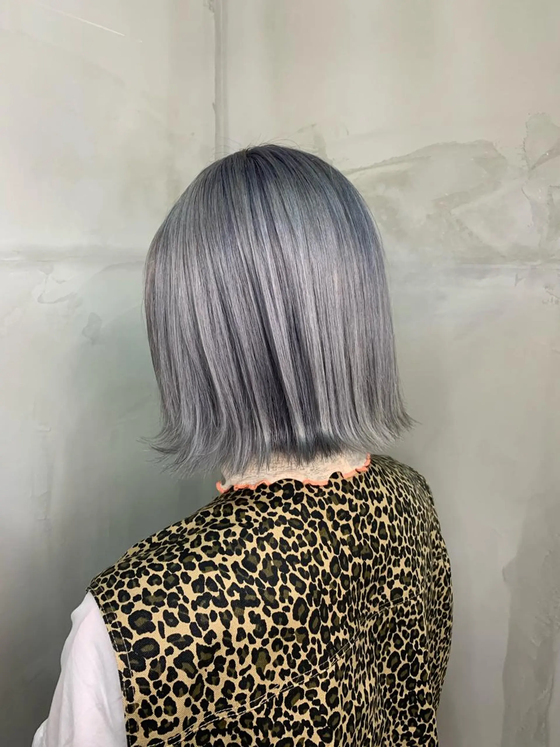 ショート カラー アッシュ バレイヤージュ ベージュカラー ブロンド ブルーカラー ヘアカラー トリートメント レイヤーカット/ 艶カラー/RYOMAのヘアスタイル