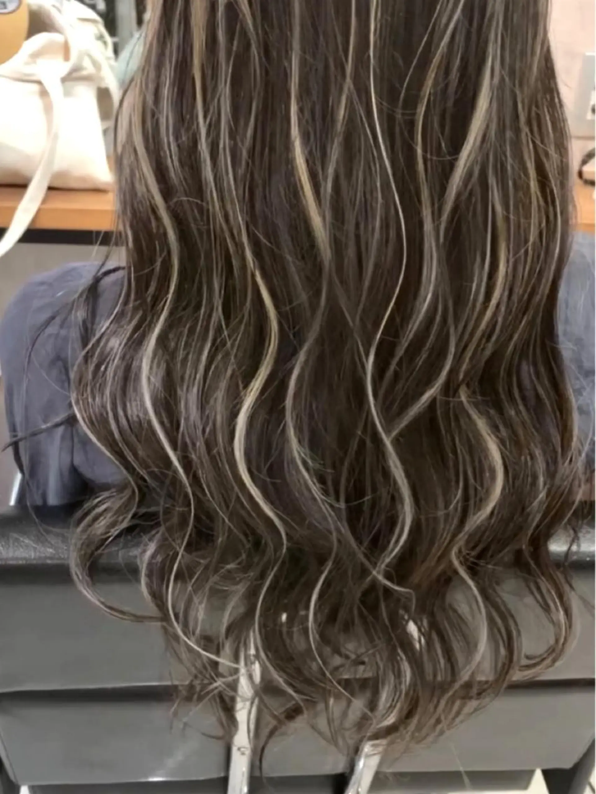 ロング カラー パーマ ヘアアレンジ バレイヤージュ ハイライトカラー ハイライト レイヤーカット カット ヘアカラー 松井那津子 /ハイライトブリーチのヘアスタイル