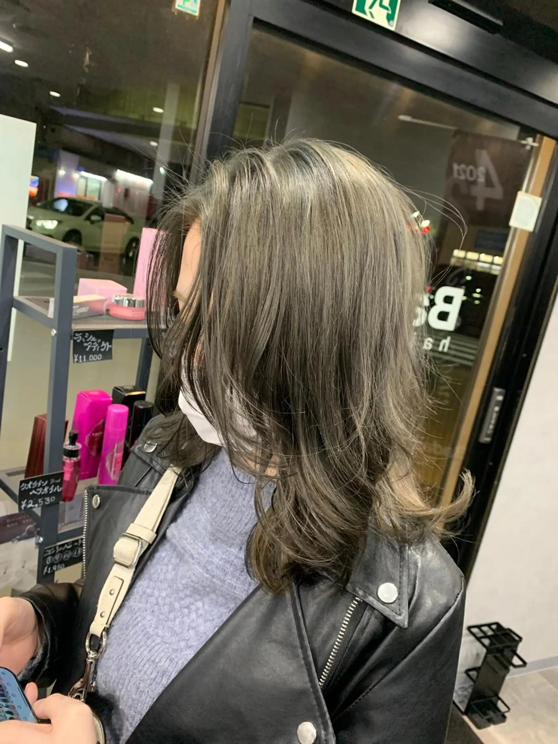 セミロング カラー 菊地 旬のヘアスタイル