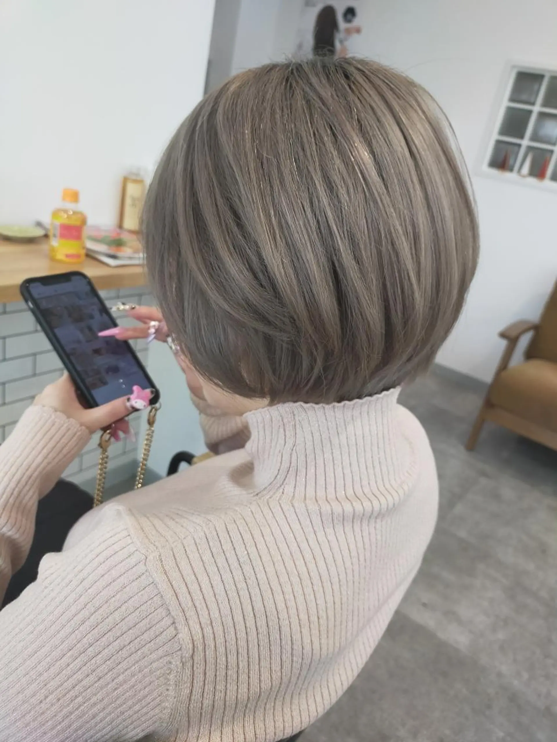 ショート カラー グレージュ ミルクティーグレージュ JIL BLAN 京都所属・RU RIのヘアスタイル