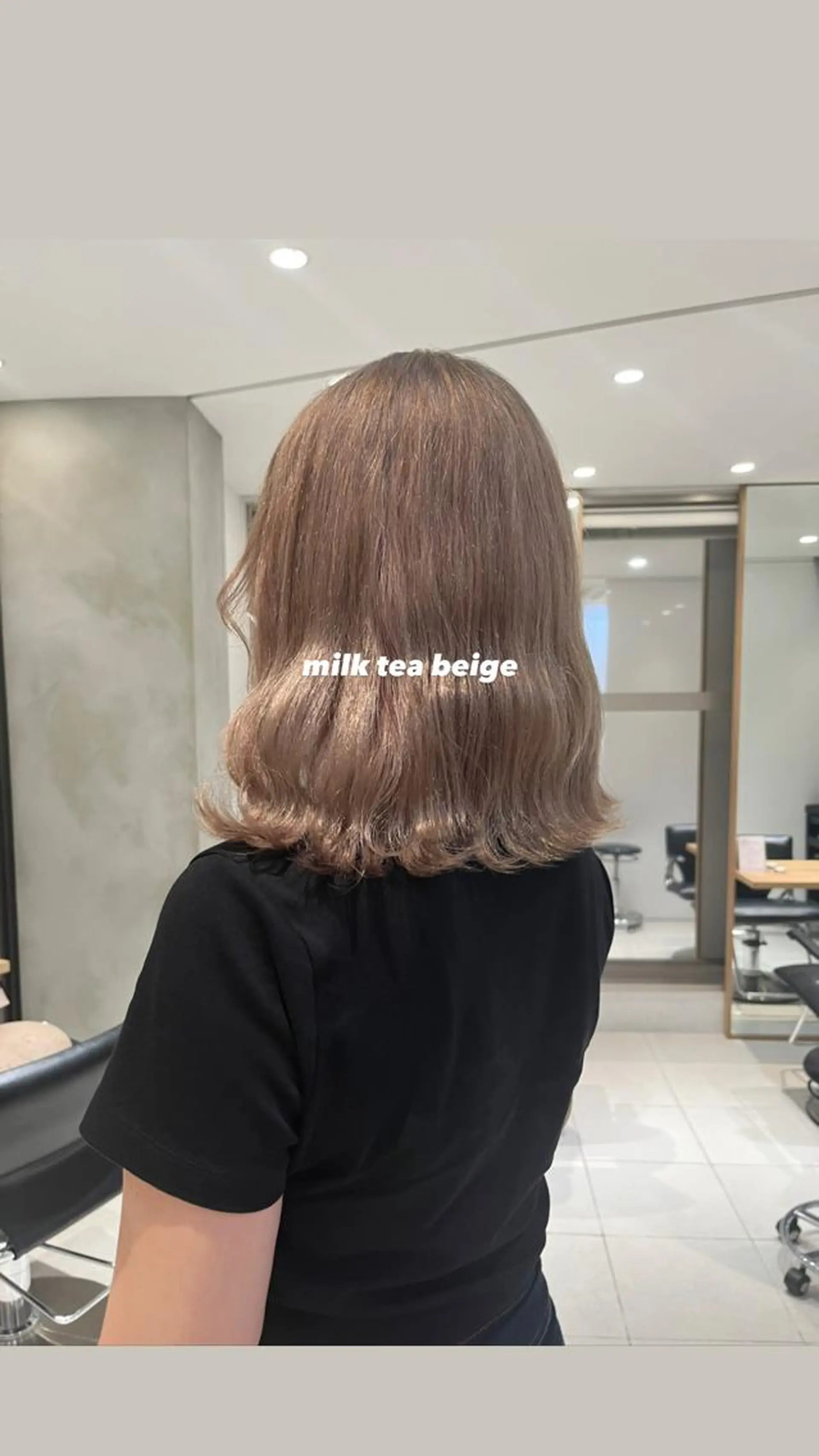 ミディアム カラー ヘアアレンジ ベージュカラー ブリーチ ミルクティーベージュ MAYU/上質ハイト ーン/レイヤーのヘアスタイル