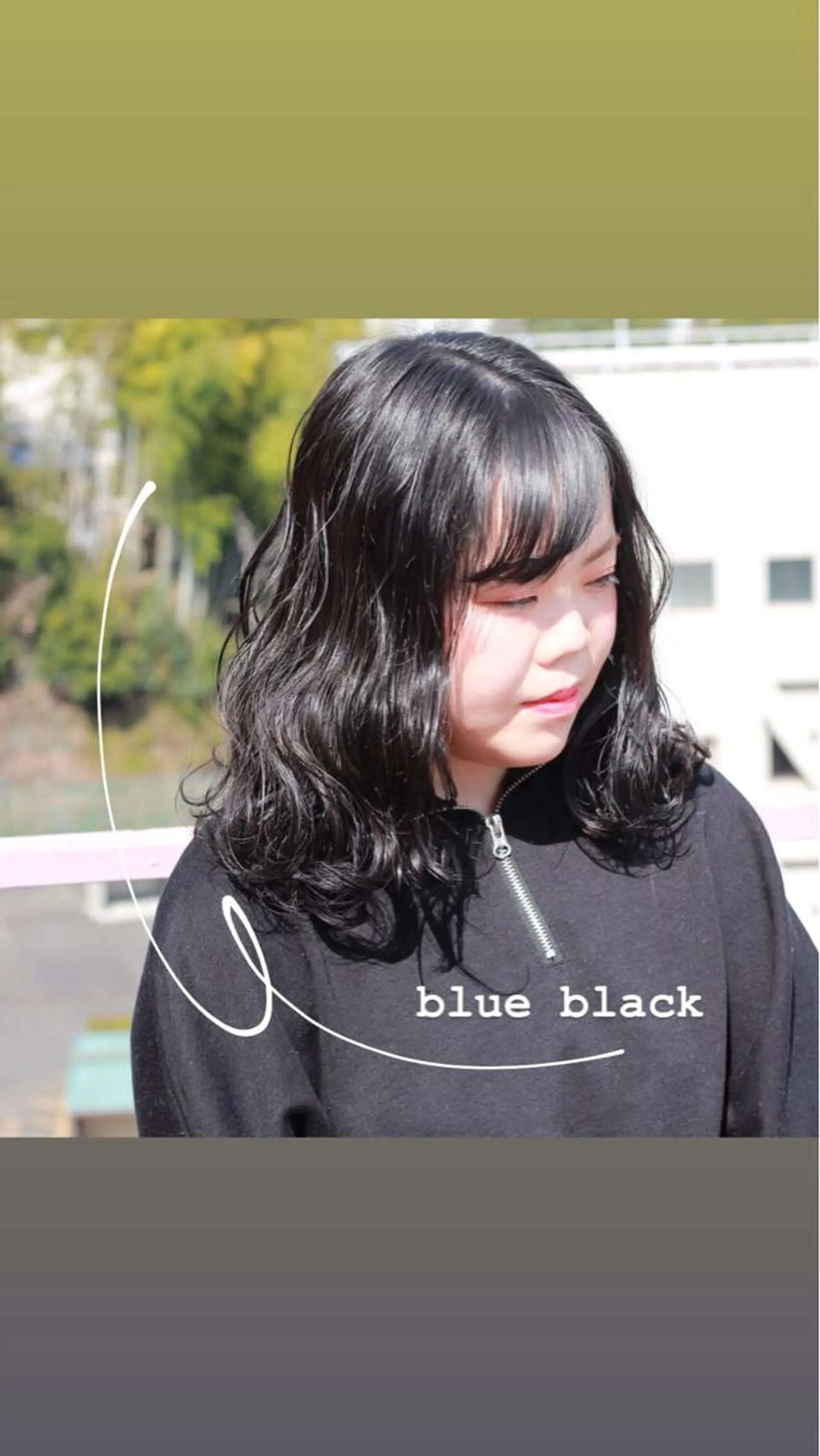 セミロング カラー 黒髪 ブルーカラー ブルーブラック ヘアカラー Viage （ビアージュ）のヘアスタイル