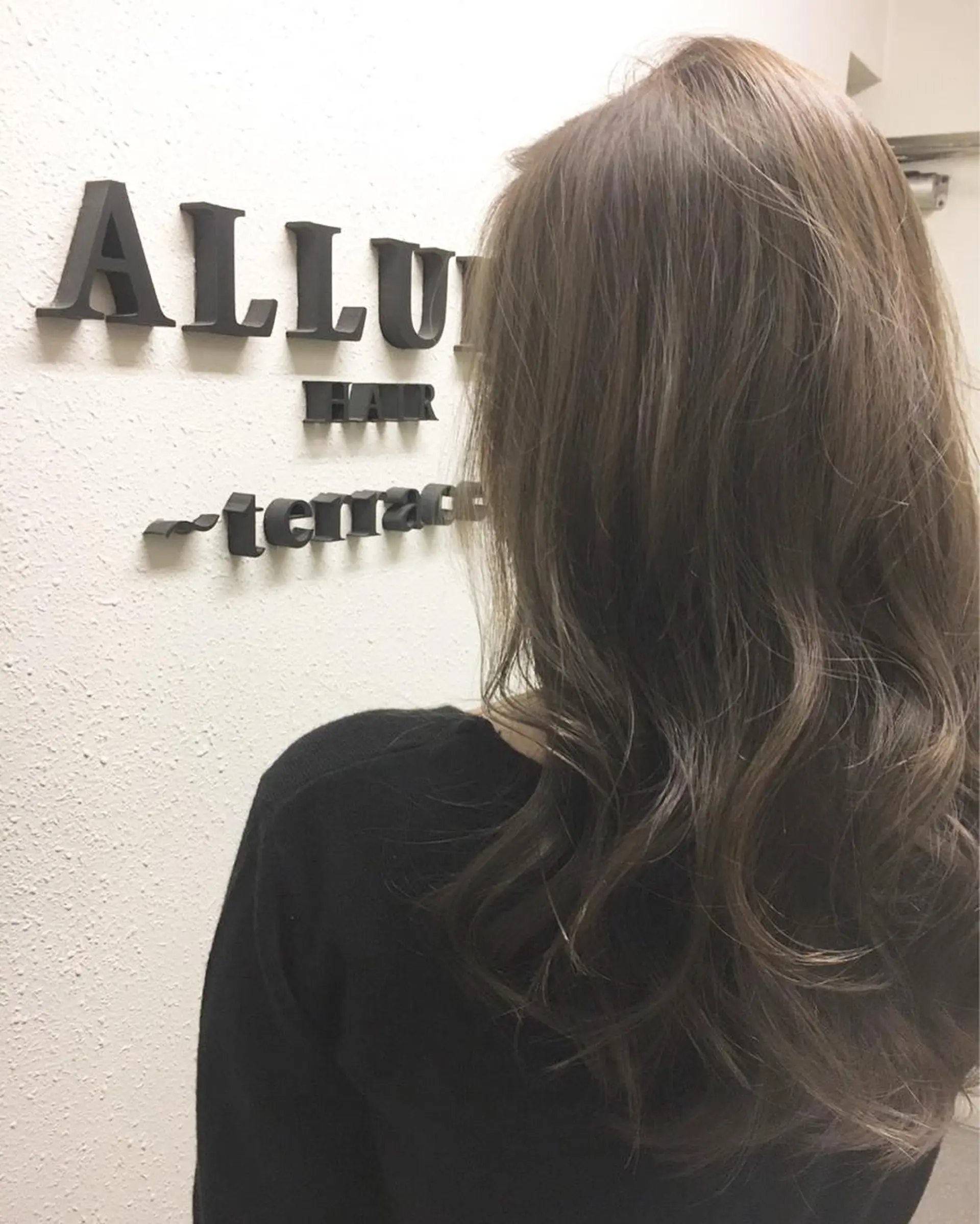 ロング カラー ブリーチ グレージュ ハイライトカラー イルミナカラー ハイライト ヘアカラー 松田 和樹のヘアスタイル