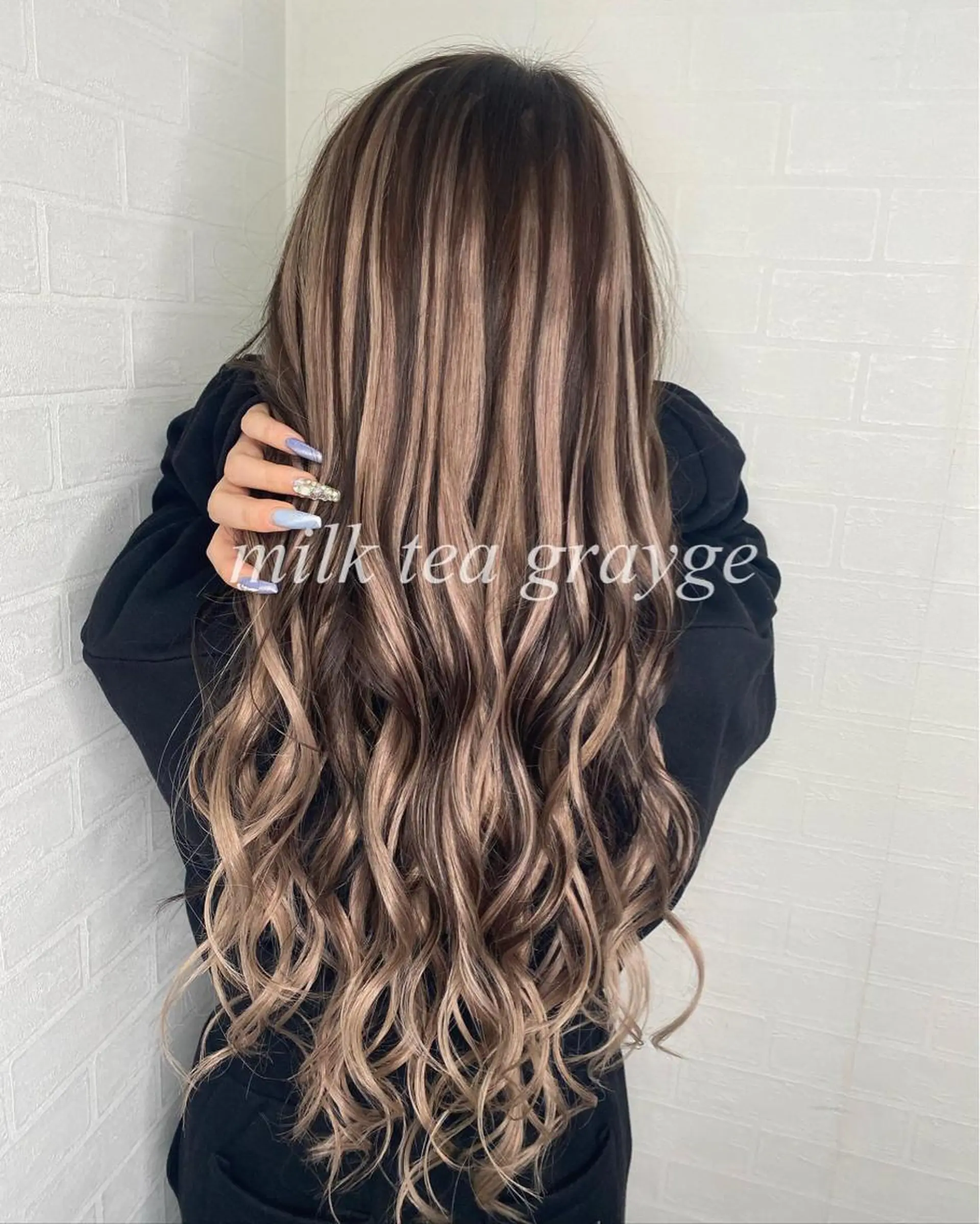 ロング カラー ブリーチカラー特化 U-topia小島のヘアスタイル