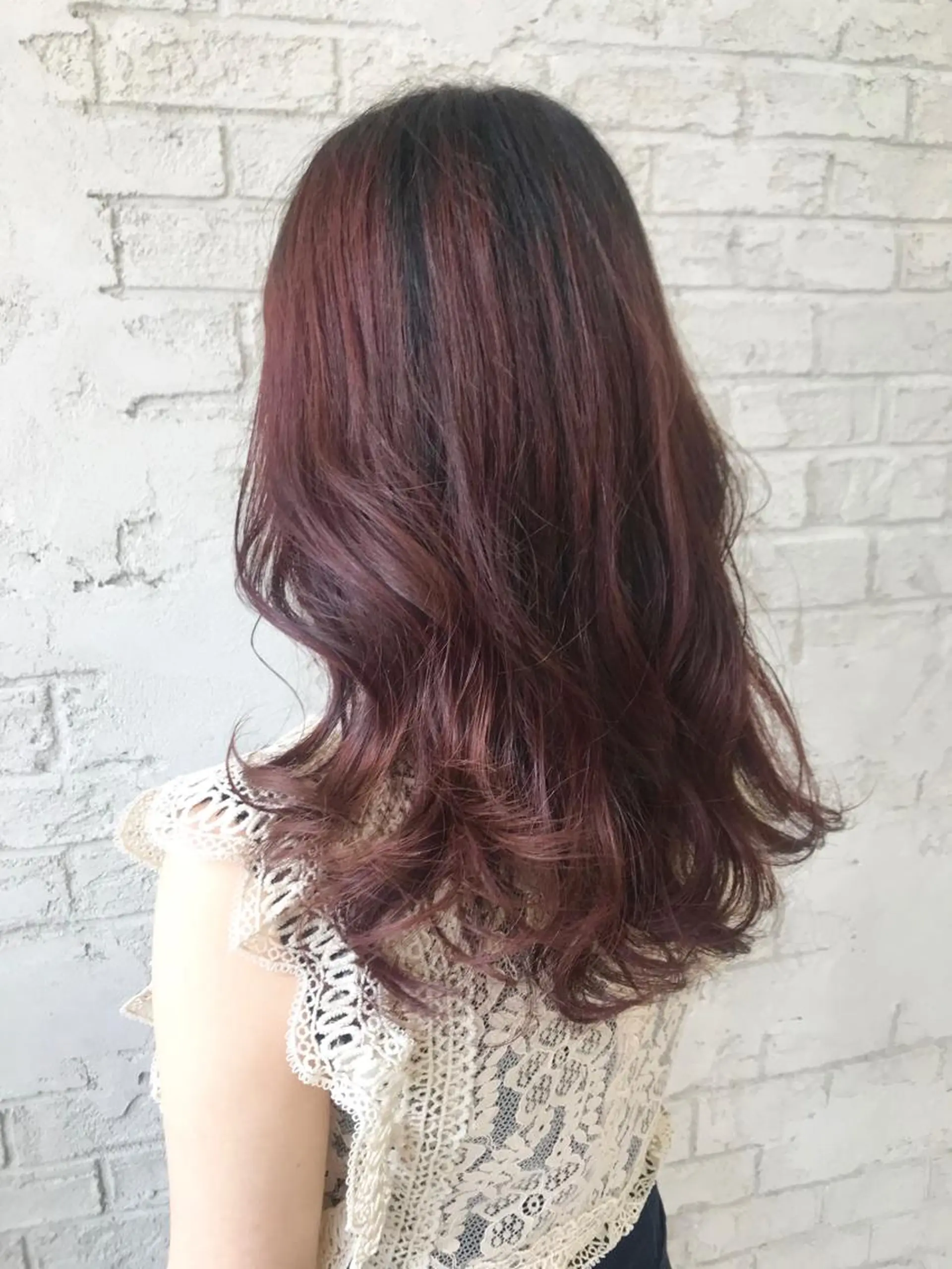 ロング カラー オリーブ/アッシュ やわらか透明感カラーのヘアスタイル