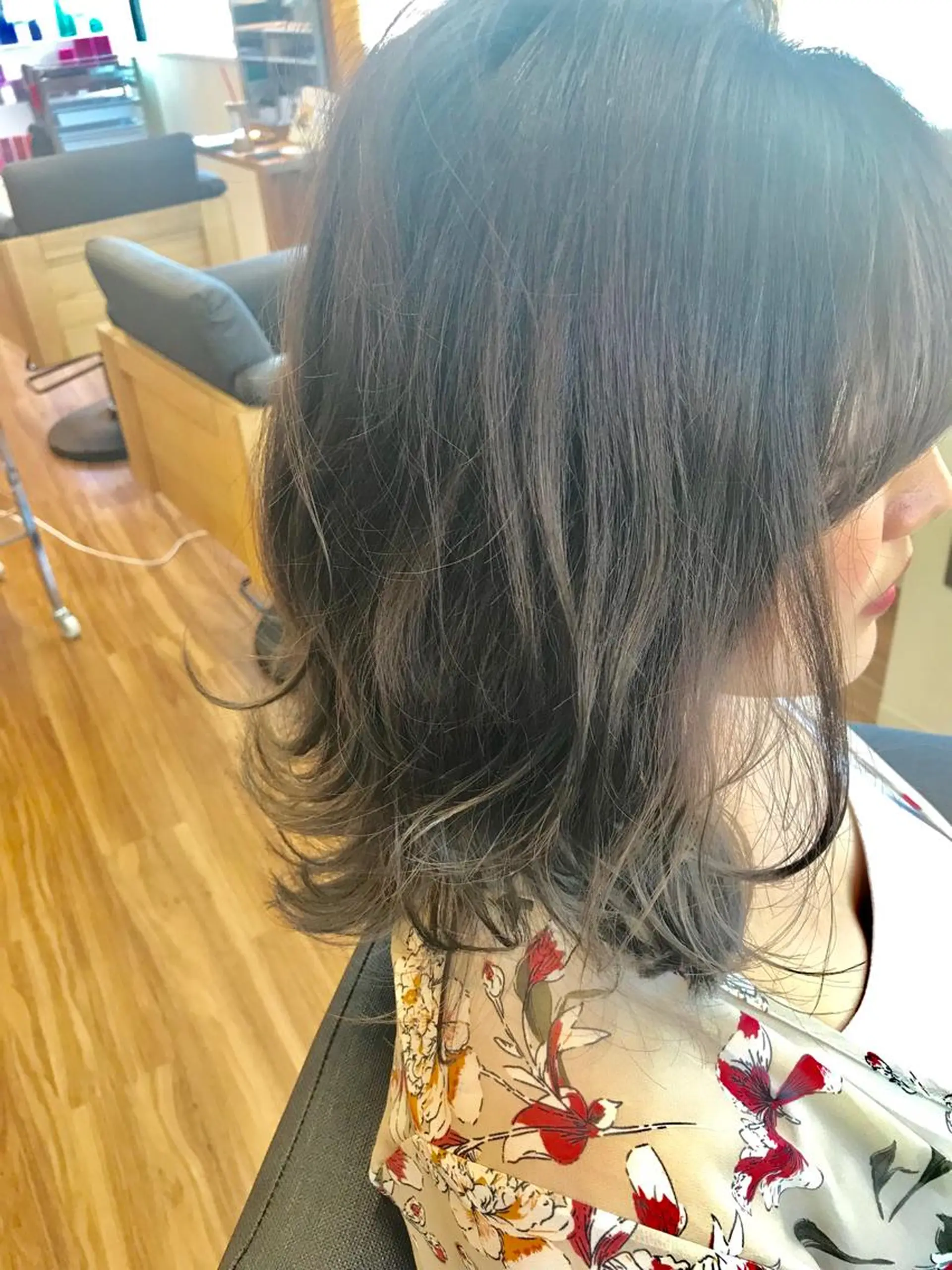 ミディアム カラー ベージュカラー 松本 俊樹のヘアスタイル
