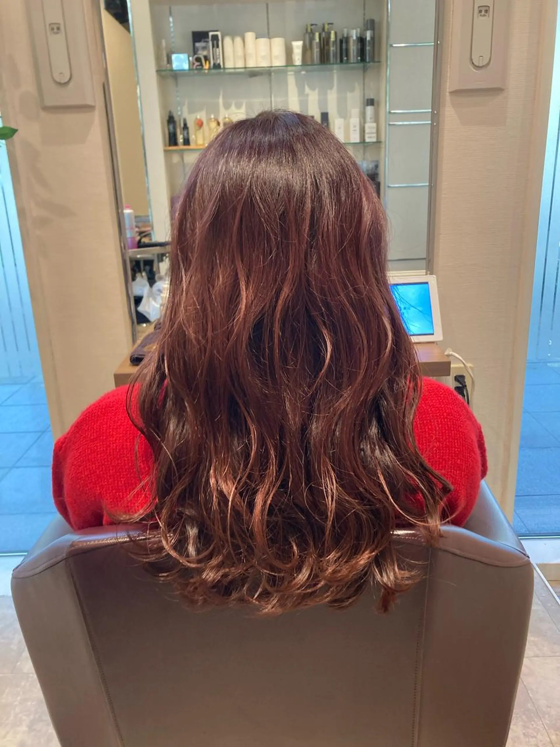 ロング カラー ヘアアレンジ レッドカラー 松岡 知のヘアスタイル