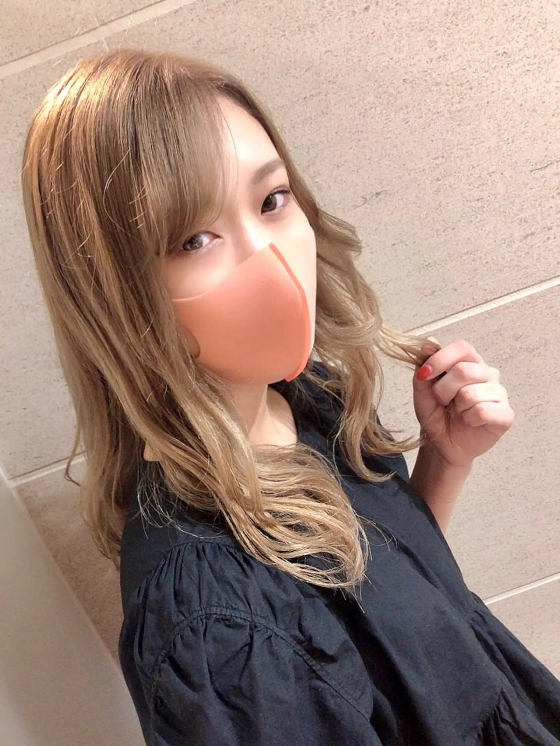 ロング カラー ベージュカラー ミルクティーベージュ ヘアカラー トリートメント 💓シールエクステ ルミエールのヘアスタイル