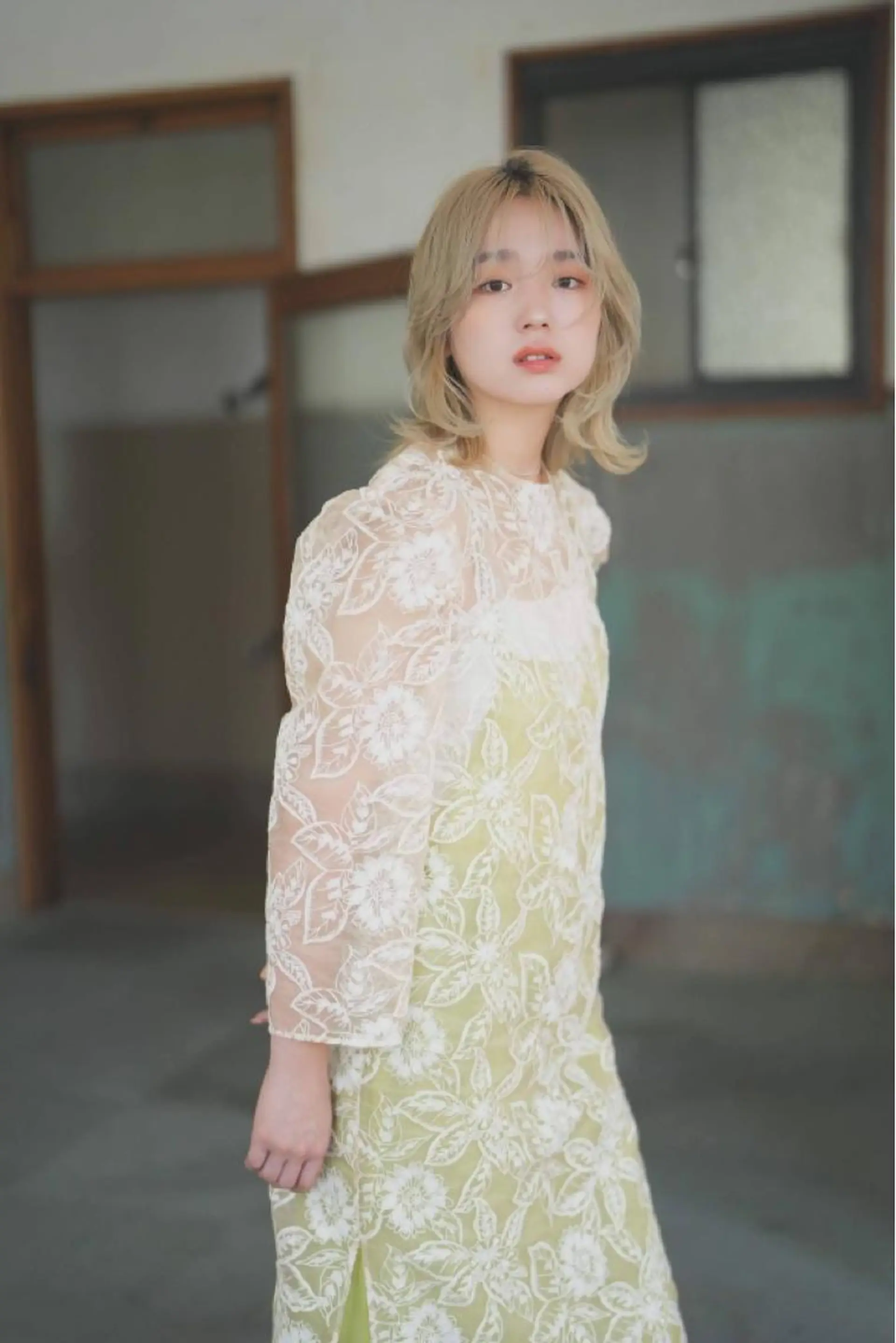 ミディアム カラー ミディアムパーマ ブリーチ ケアブリーチ ダブルカラー ハイライトカラー ヘアカラー 中嶋 紘夢のヘアスタイル