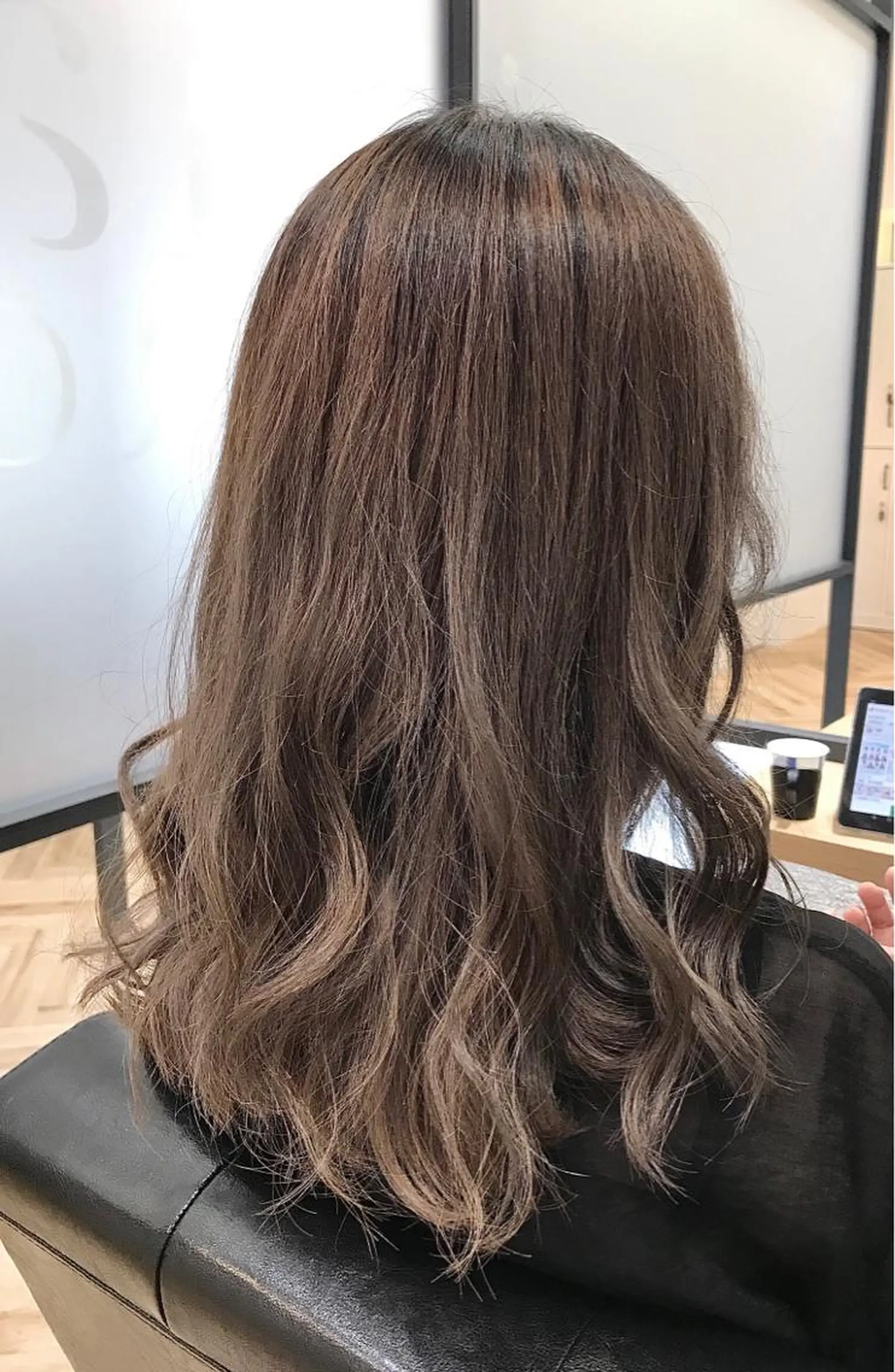 セミロング カラー バレイヤージュ レイヤーカット ヘアカラー トリートメント 【Zina札幌大通】 店長 福間 和也のヘアスタイル