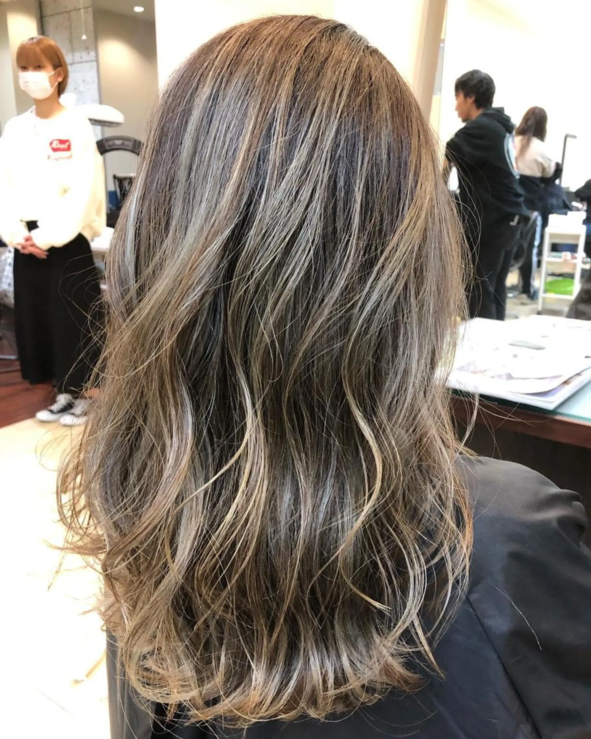 ショート カラー パーマ ヘアアレンジ メンズ メンズバレイヤージュ メンズブリーチ メンズハイライト メンズハイトーン メンズインナーカラー yasu ヤスのヘアスタイル