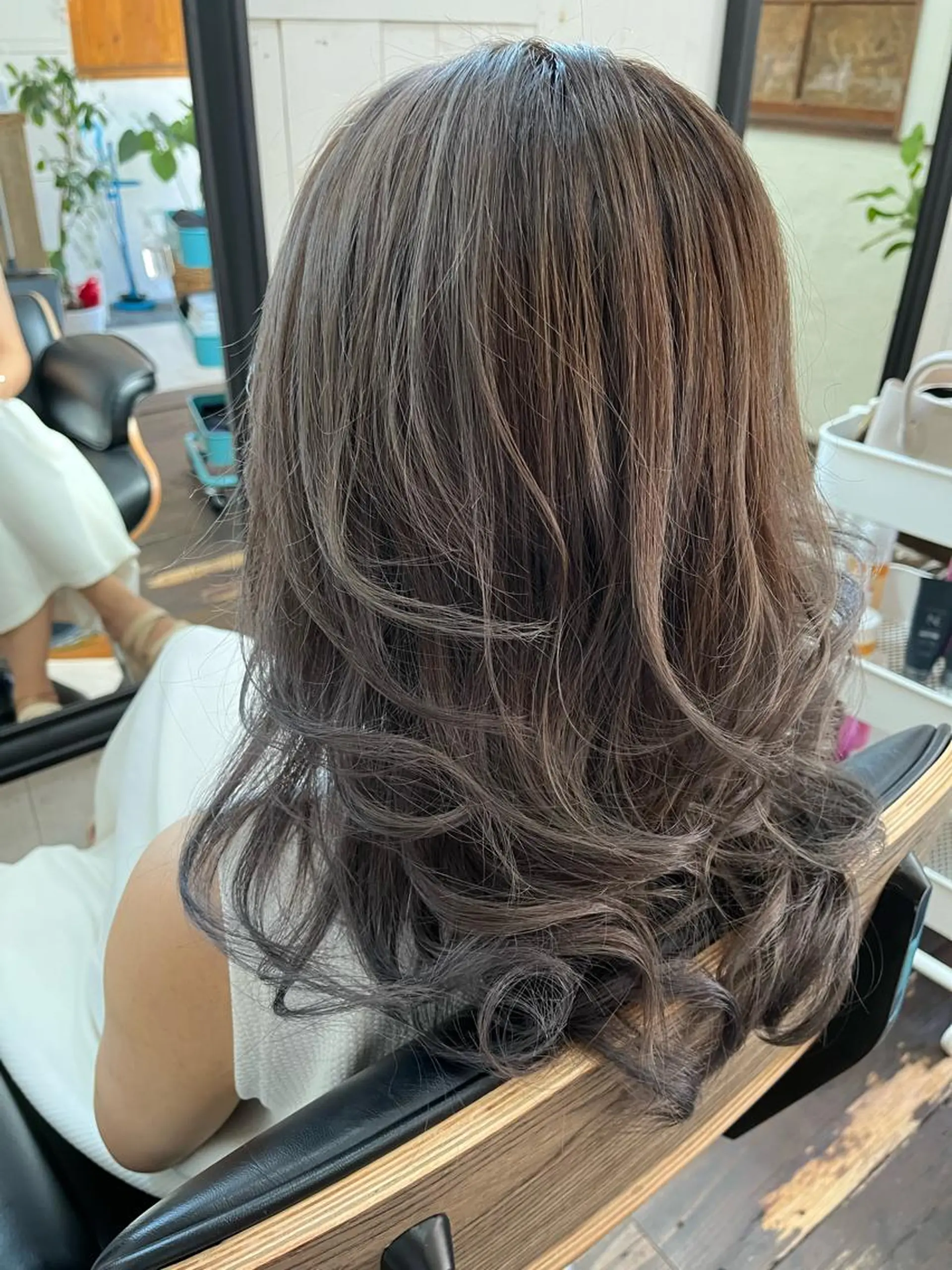 セミロング 紙屋 隼人のヘアスタイル