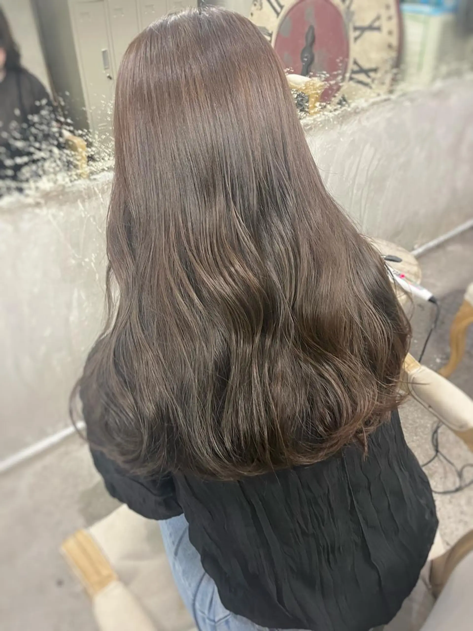 ロング カラー ヘアアレンジ ベージュカラー 透明感カラー グレージュ ミルクティーベージュ ミルクティーグレージュ カット ヘアカラー トリートメント レイヤー/グレージュ 🤍奥開梨恵のヘアスタイル