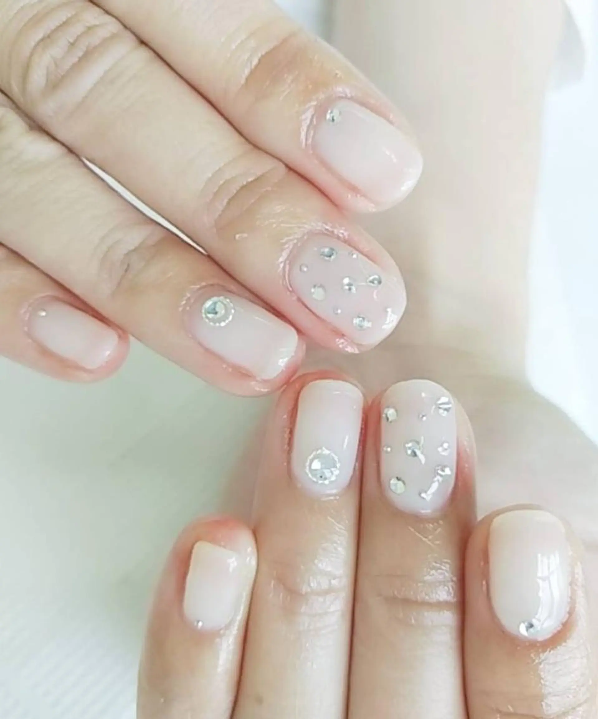 ネイル ストーンネイル プライベートサロン Rosy Lilyのネイルデザイン