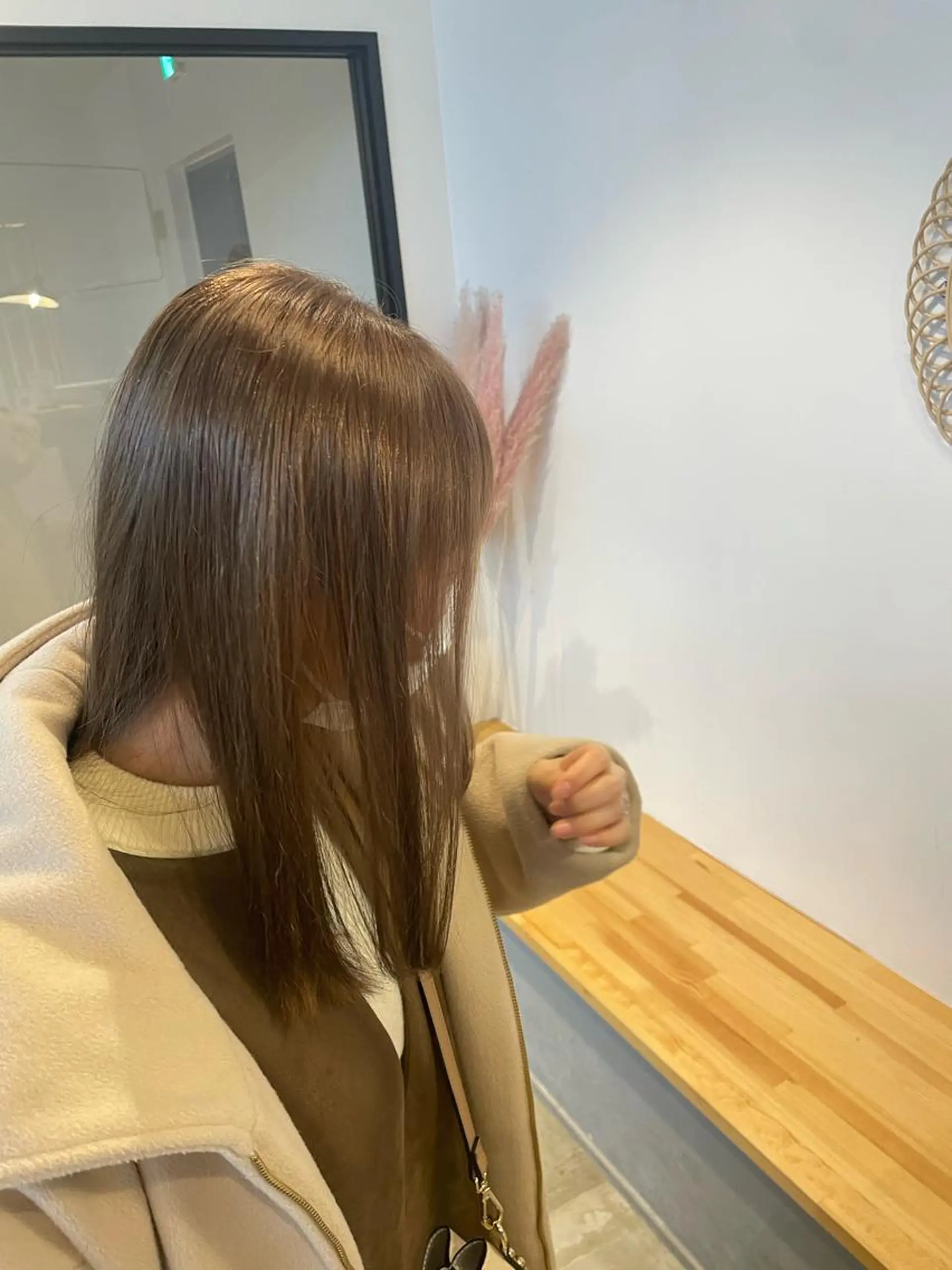 セミロング カラー yuika .のヘアスタイル