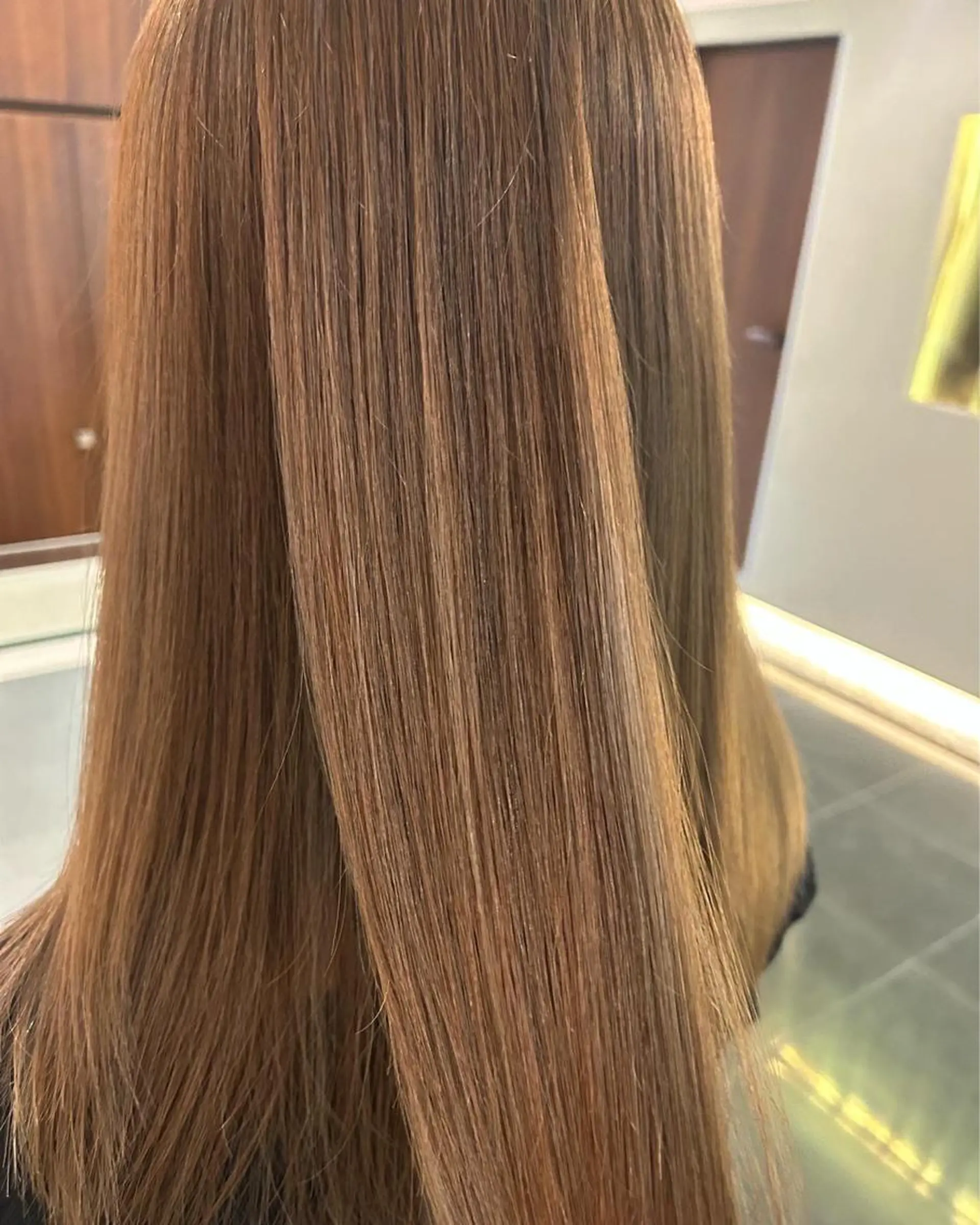 ロング カラー ベージュカラー チーフデザイナー 若林 麻衣のヘアスタイル