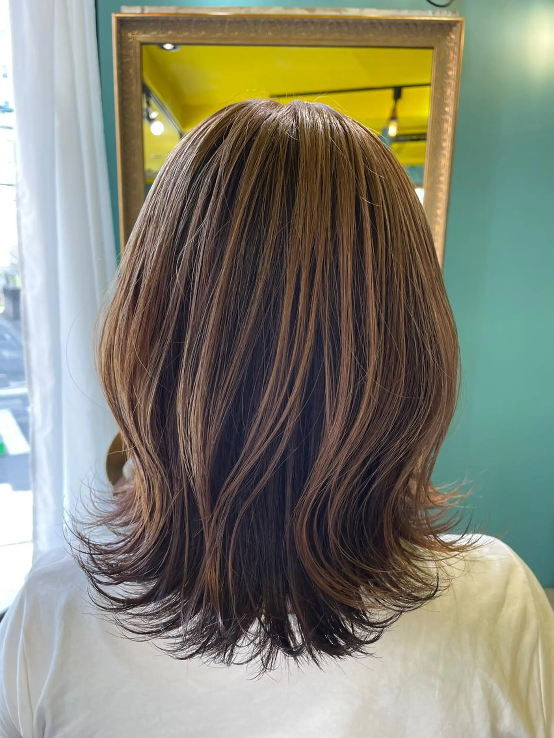 ミディアム カラー ベージュカラー ミルクティーベージュ カット ヘアカラー 末石 智のヘアスタイル
