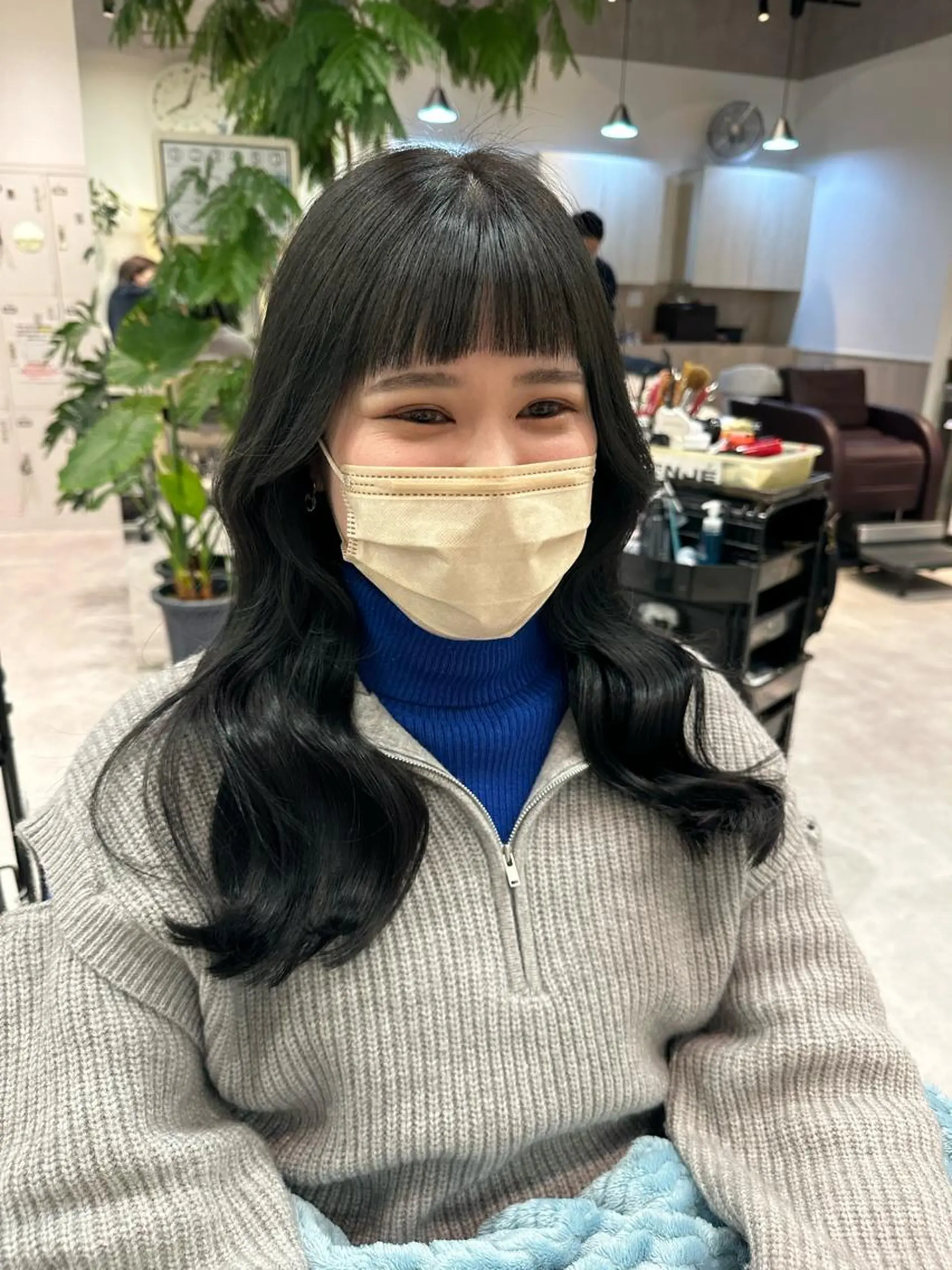 セミロング カラー ヘアカラー トリートメント レイヤー/顔まわり カット/地毛風カラーのヘアスタイル