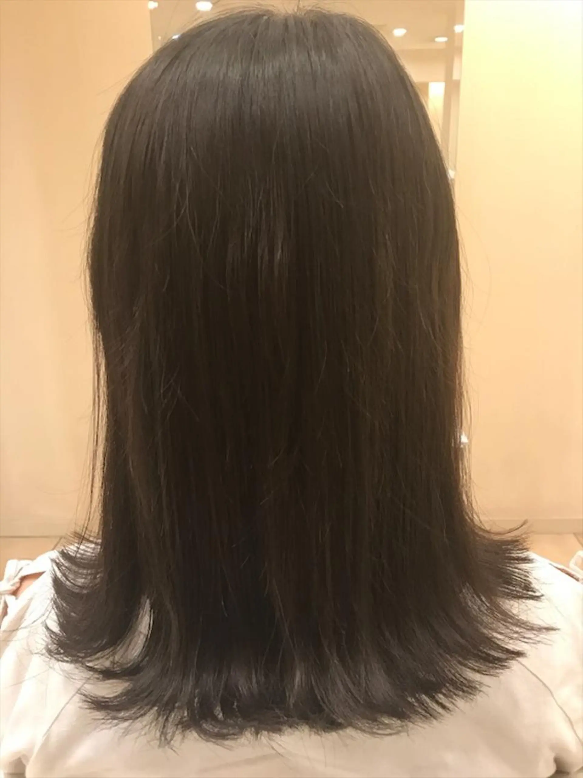 セミロング 斎藤 彩香のヘアスタイル