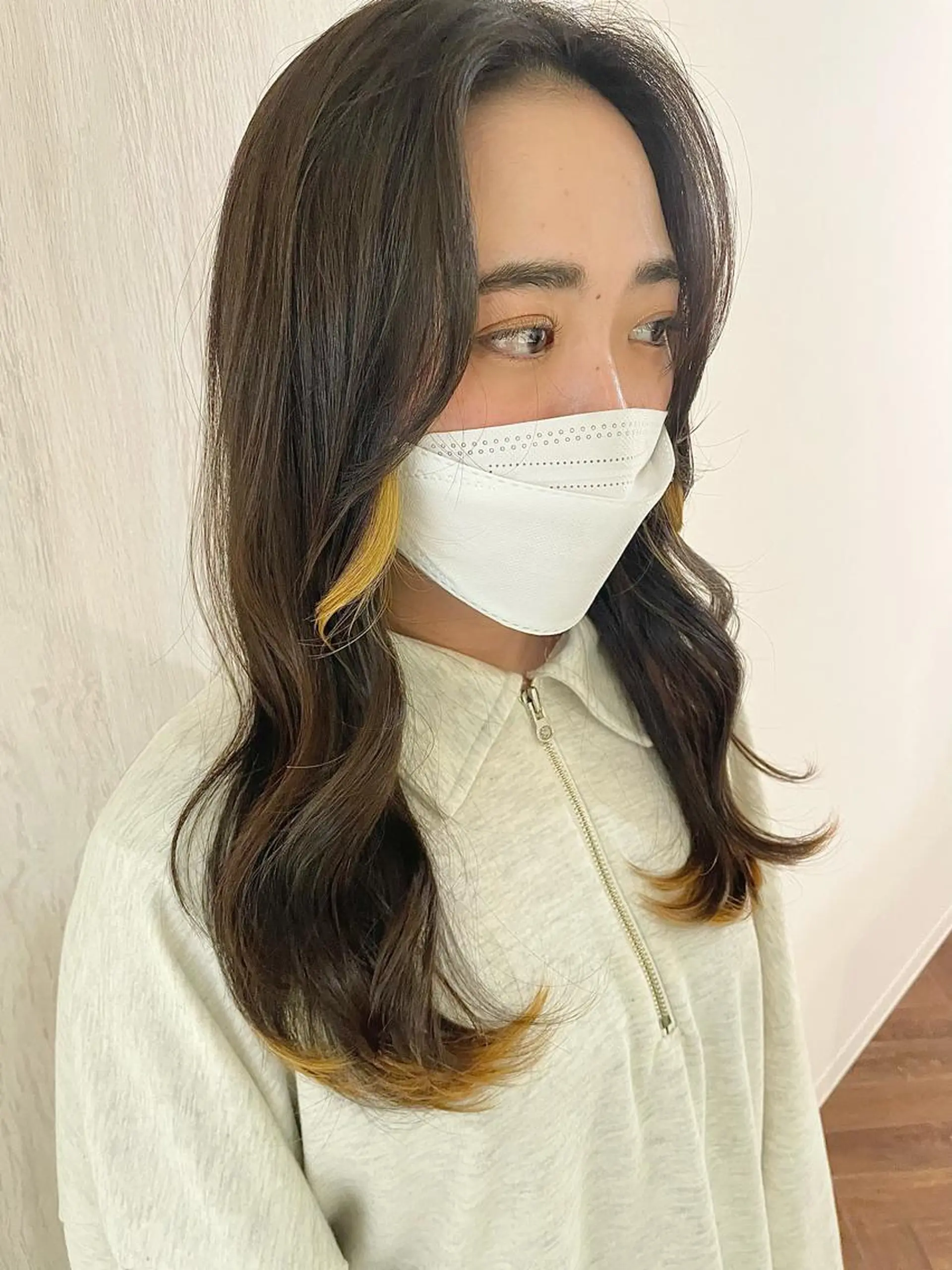 ロング カラー いけだ　ひかり ハイライトくびれヘアのヘアスタイル