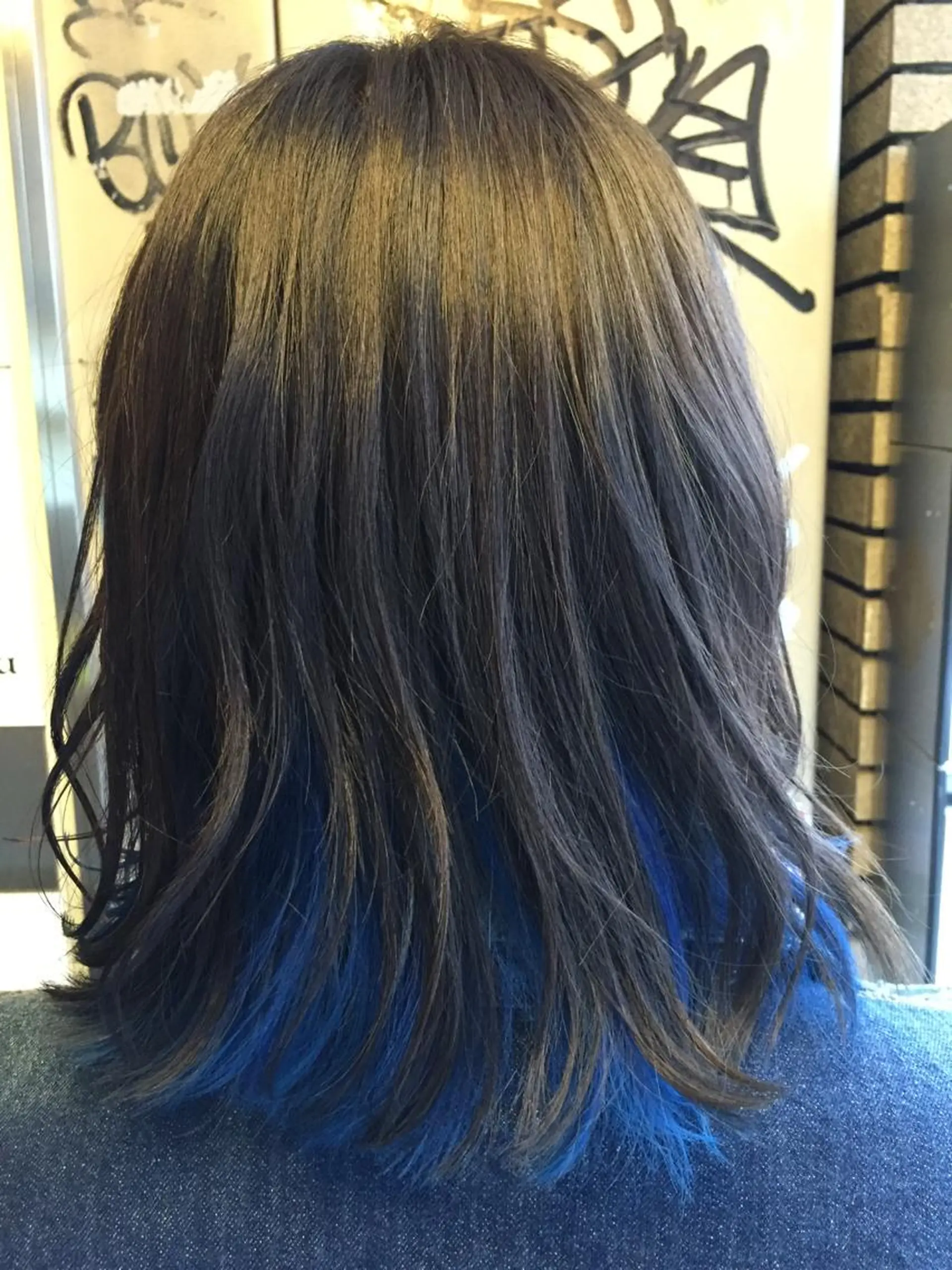 ミディアム カラー ブルーカラー グレージュ 原宿サロン代表 デザインカラー伊藤卓のヘアスタイル