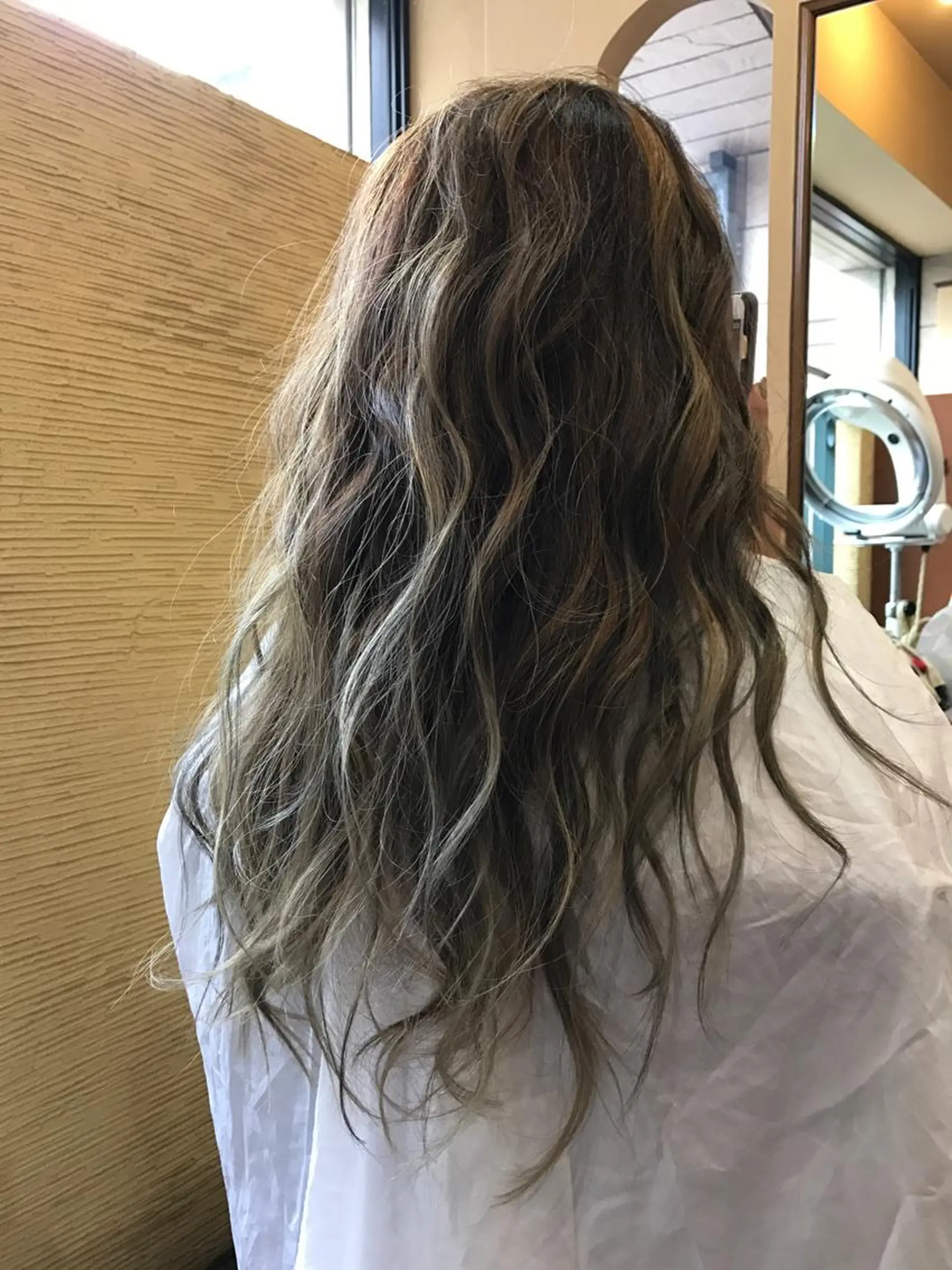 ロング カラー アッシュ ブリーチ ダークアッシュ グレージュ メッシュ 仲矢 あゆ美のヘアスタイル