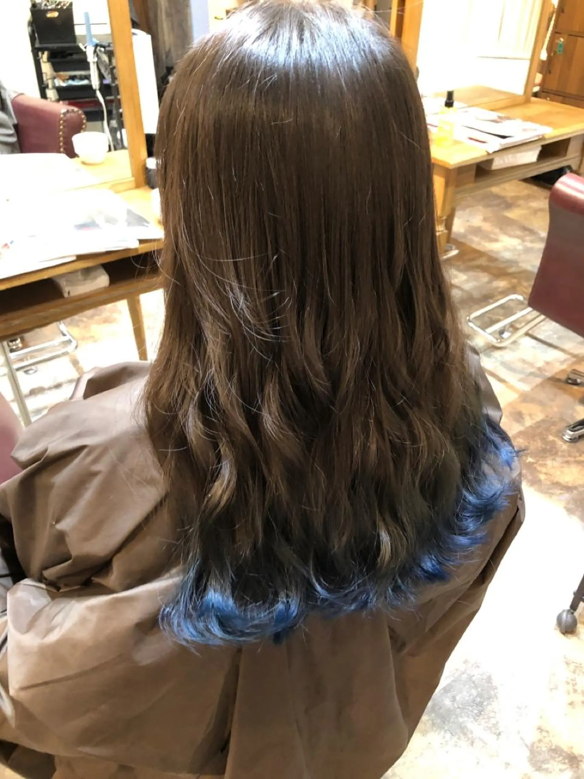 ロング ヘアカラー みやもと まなみのヘアスタイル