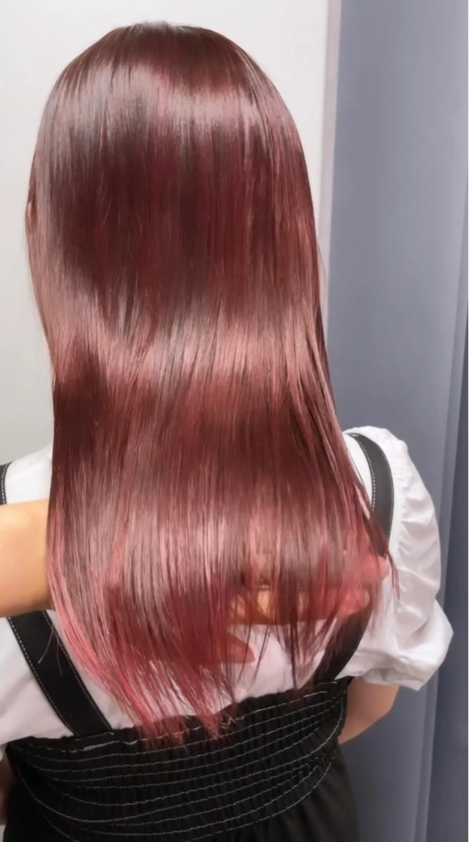 カラー ブリーチ ピンクカラー レッドカラー ヘアカラー トリートメント 羽エクステ/ブリーチ 🎱KENJI🎱のヘアスタイル