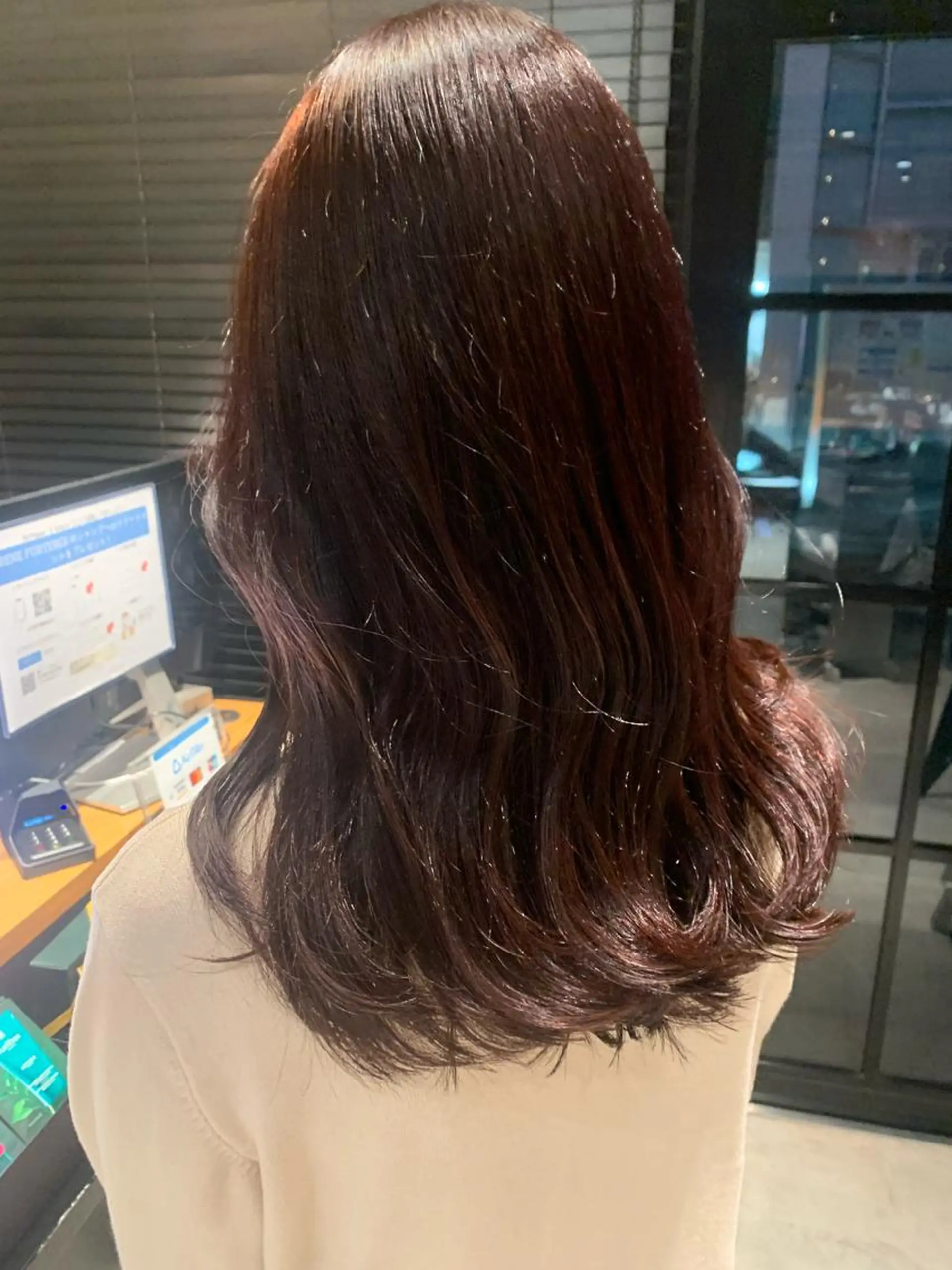 セミロング カラー 藤田 明輝のヘアスタイル