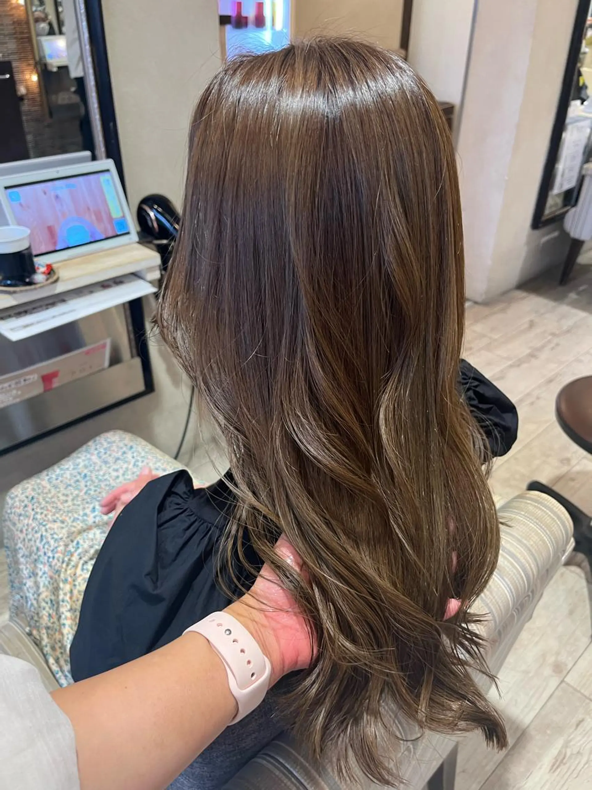 ロング カラー カット ヘアカラー トリートメント 友松 世奈のマツエク・マツパデザイン