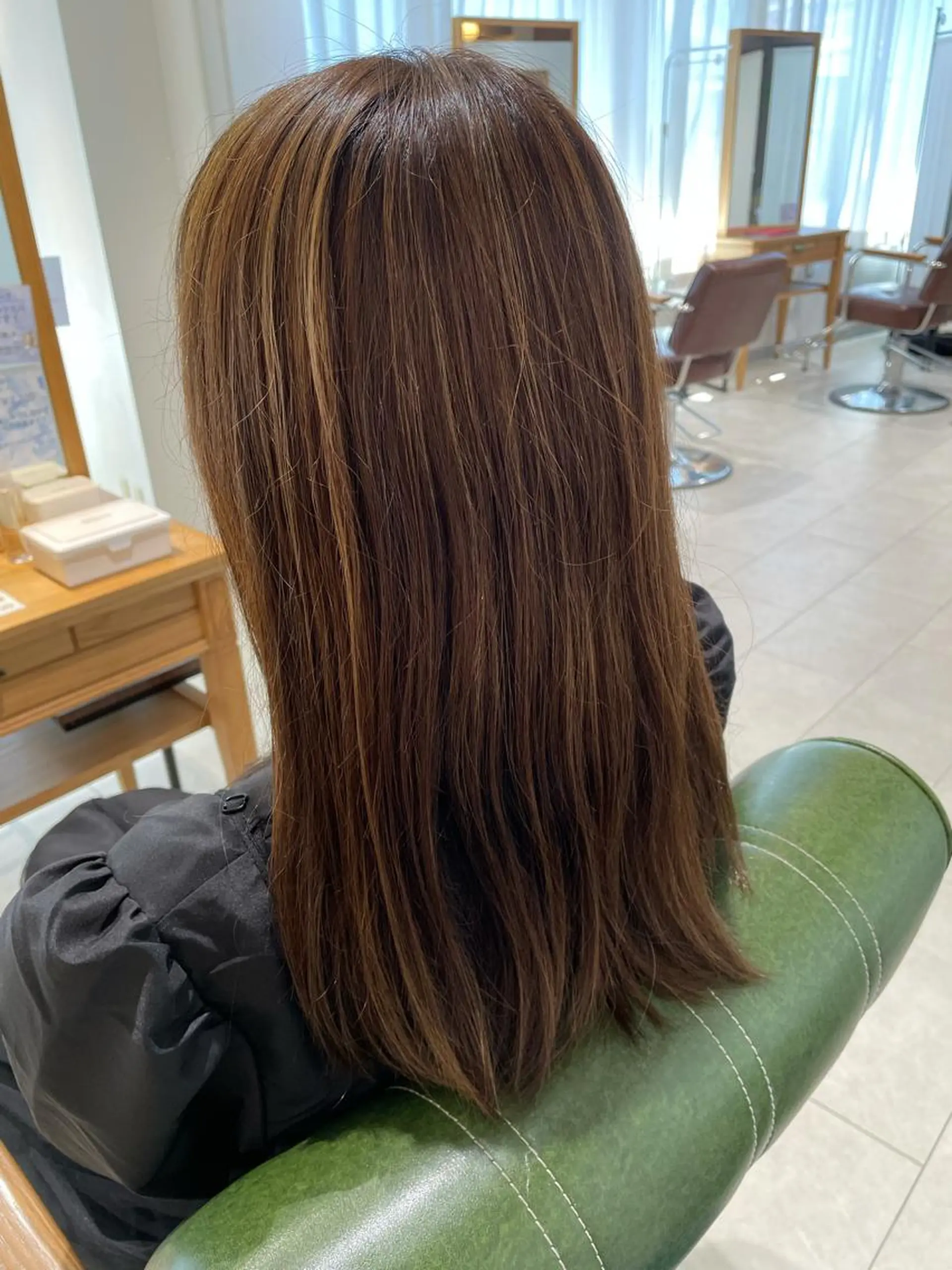 ミディアム カラー ハイライトカラー ハイライト カット ヘアカラー トリートメント ヘッドスパ 過去一の柔髪ヘア 🌿einshairのヘアスタイル