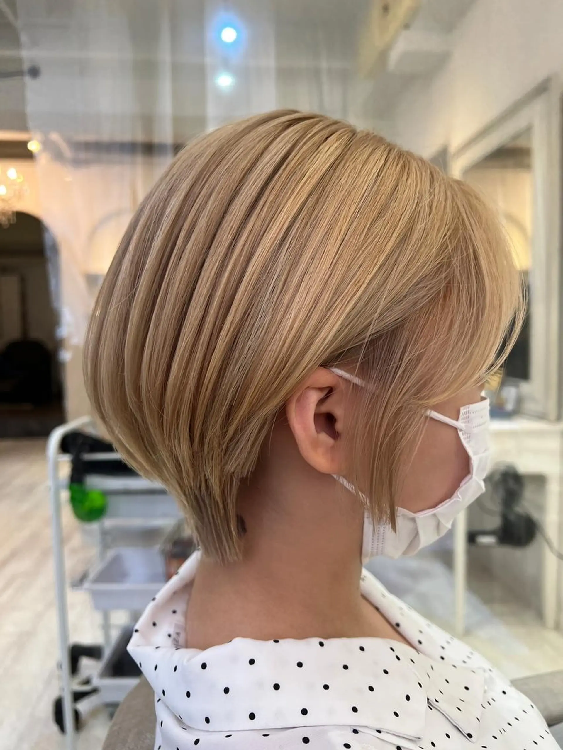 ショート アッシュ ミストバング ボブ ハイライト タンバルモリ N° uairo 川崎店【ユアイロ】のヘアスタイル