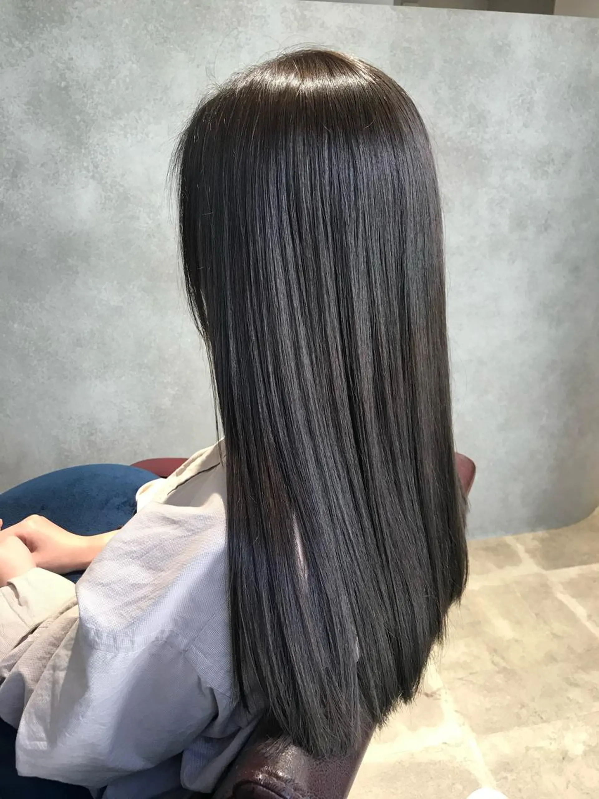 ロング カット 縮毛矯正 髪質改善✨透明感カラ ー🌈シエルブルーのヘアスタイル