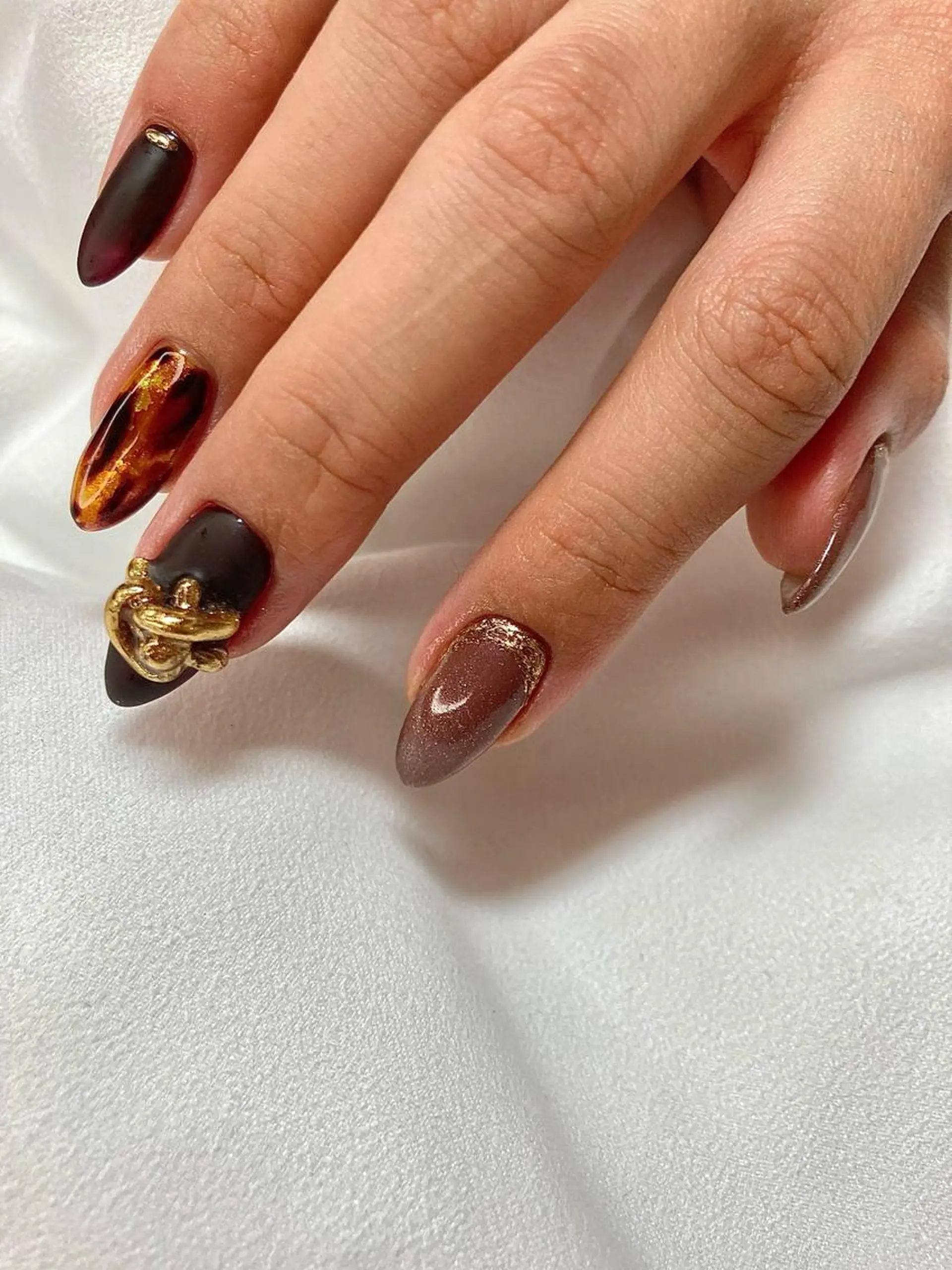 ネイル べっ甲ネイル ジェルネイル ニュアンスネイル beauty salonM&Iのネイルデザイン